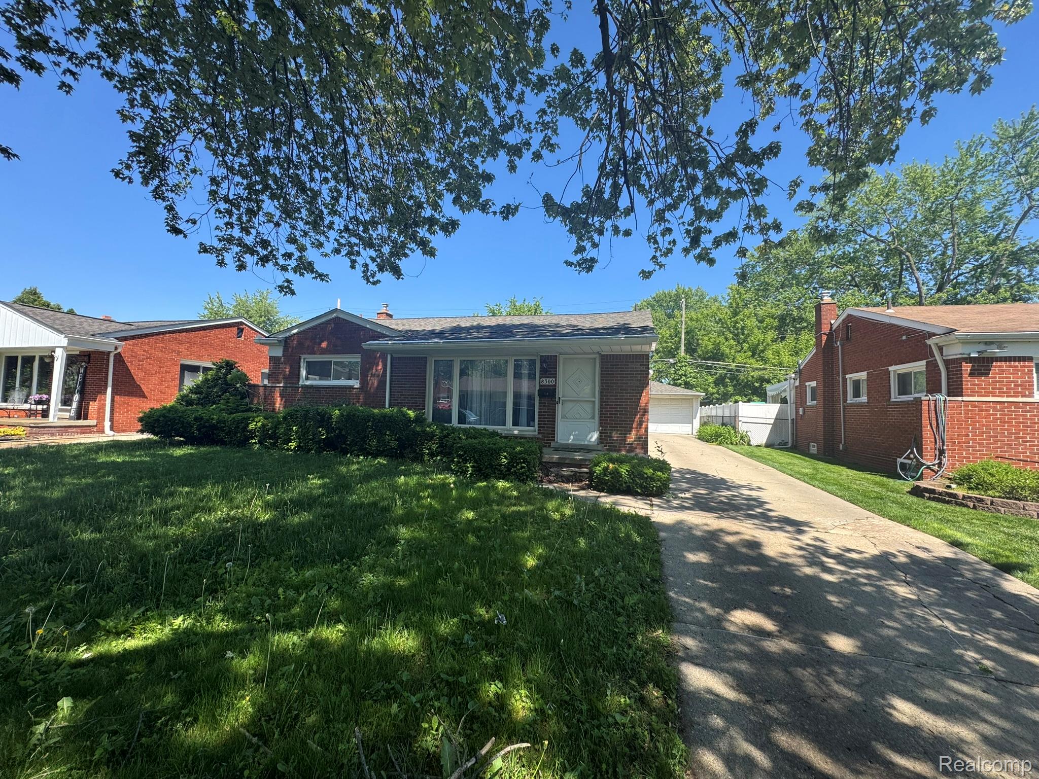 8300, LOCHDALE, Dearborn Heights, Michigan, 48127