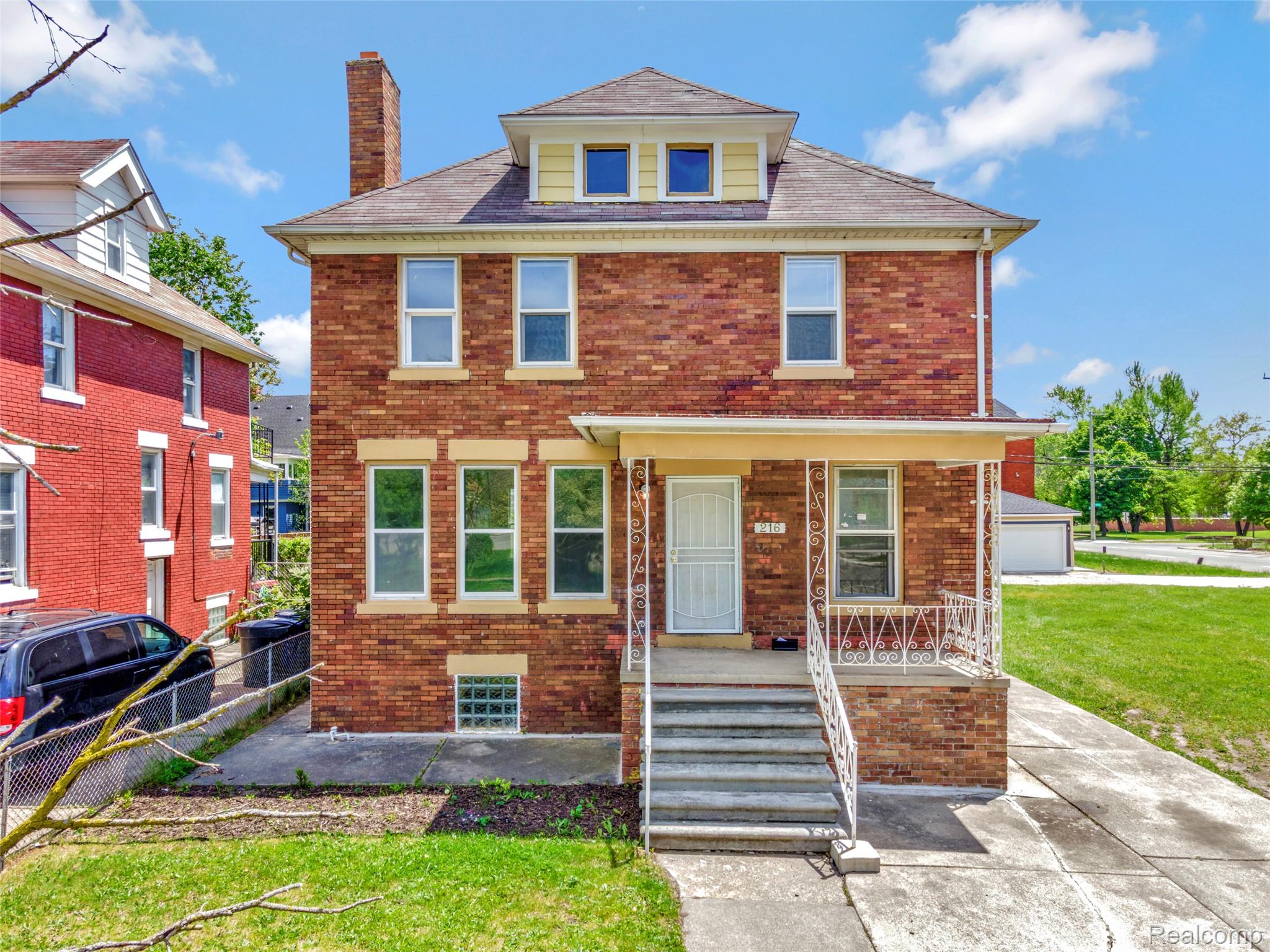 216, Holbrook, Detroit, Michigan, 48202