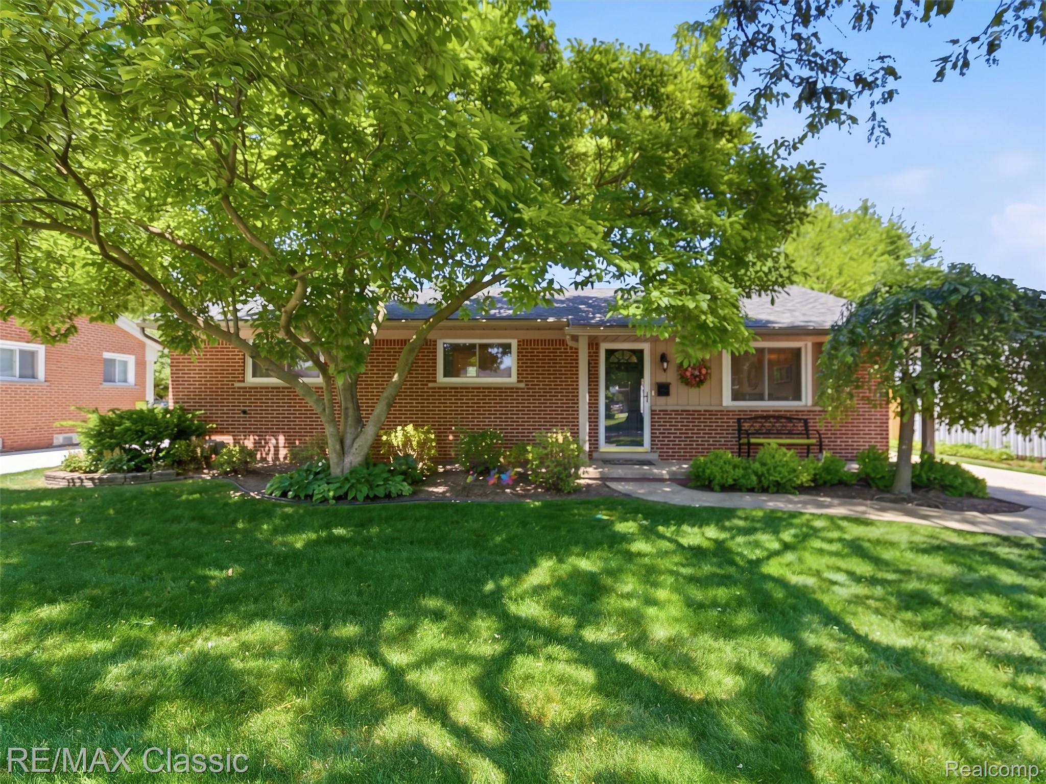 41020, Greenbriar, Plymouth, Michigan, 48170