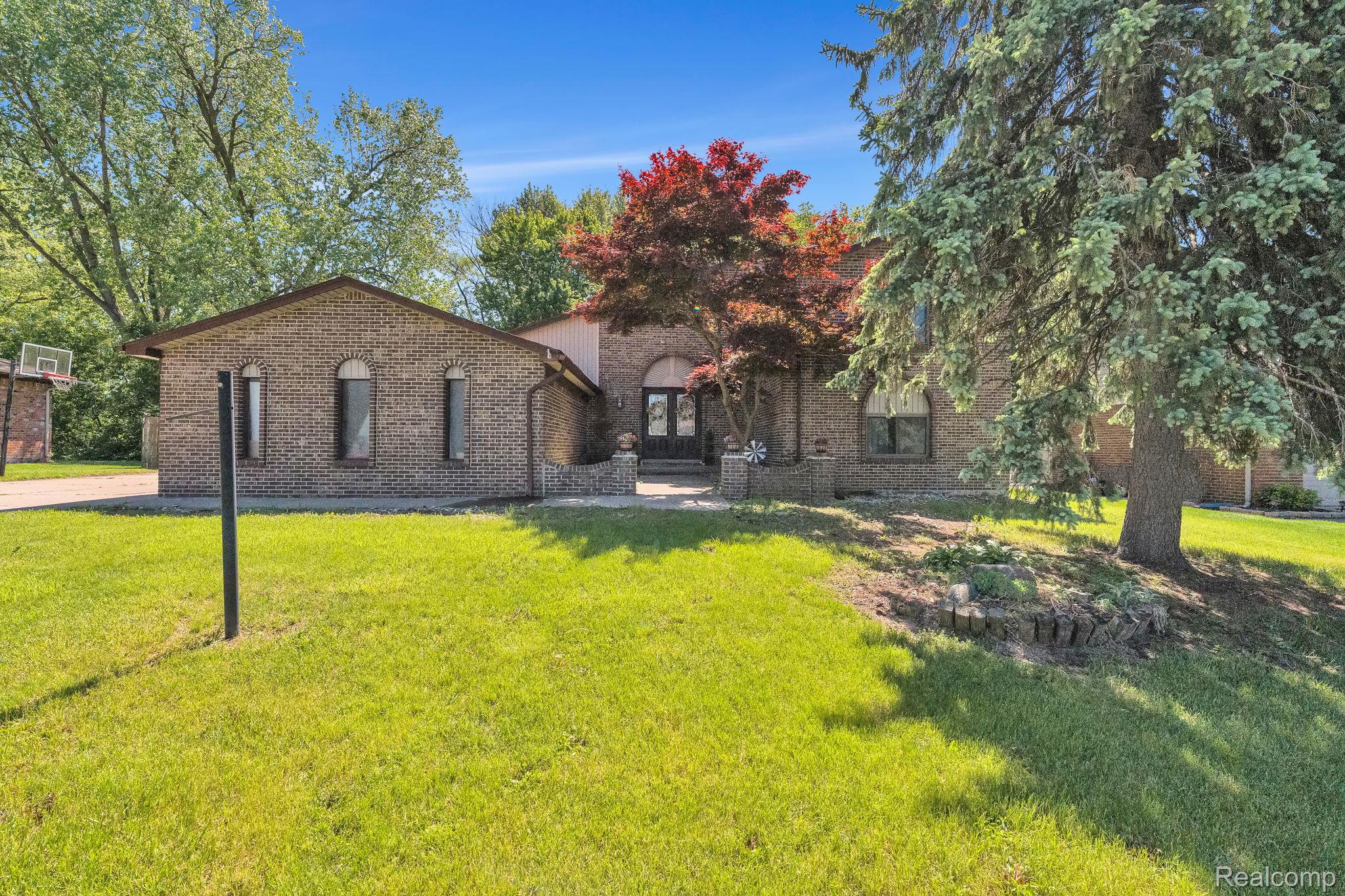 18823, Millar, Clinton Township, Michigan, 48036