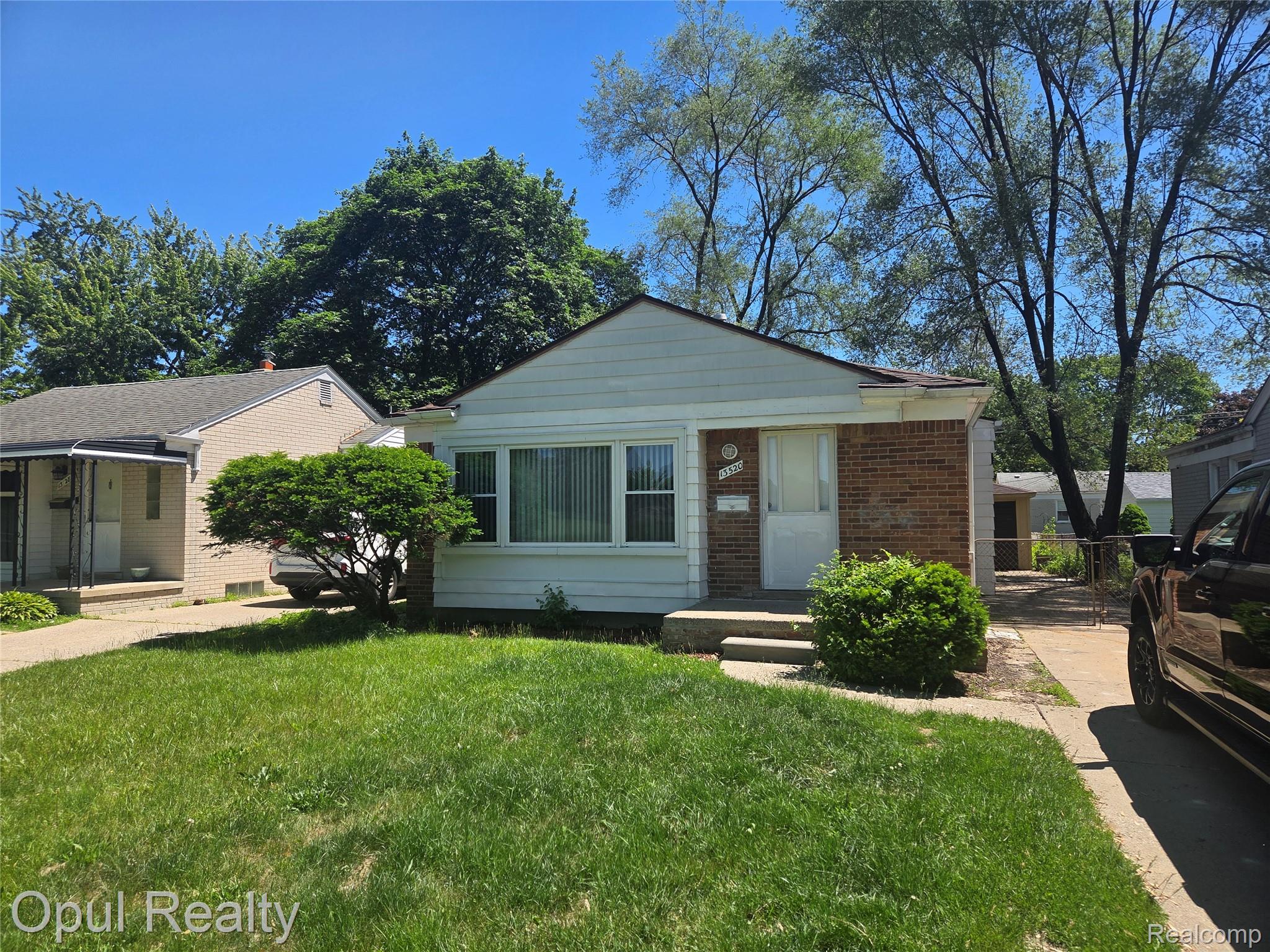 13520, Fenton, Redford, Michigan, 48239