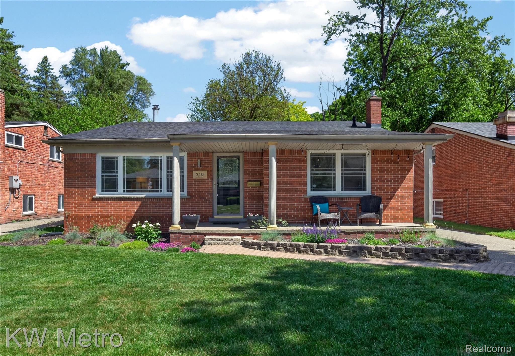210, Lawrence, Royal Oak, Michigan, 48073