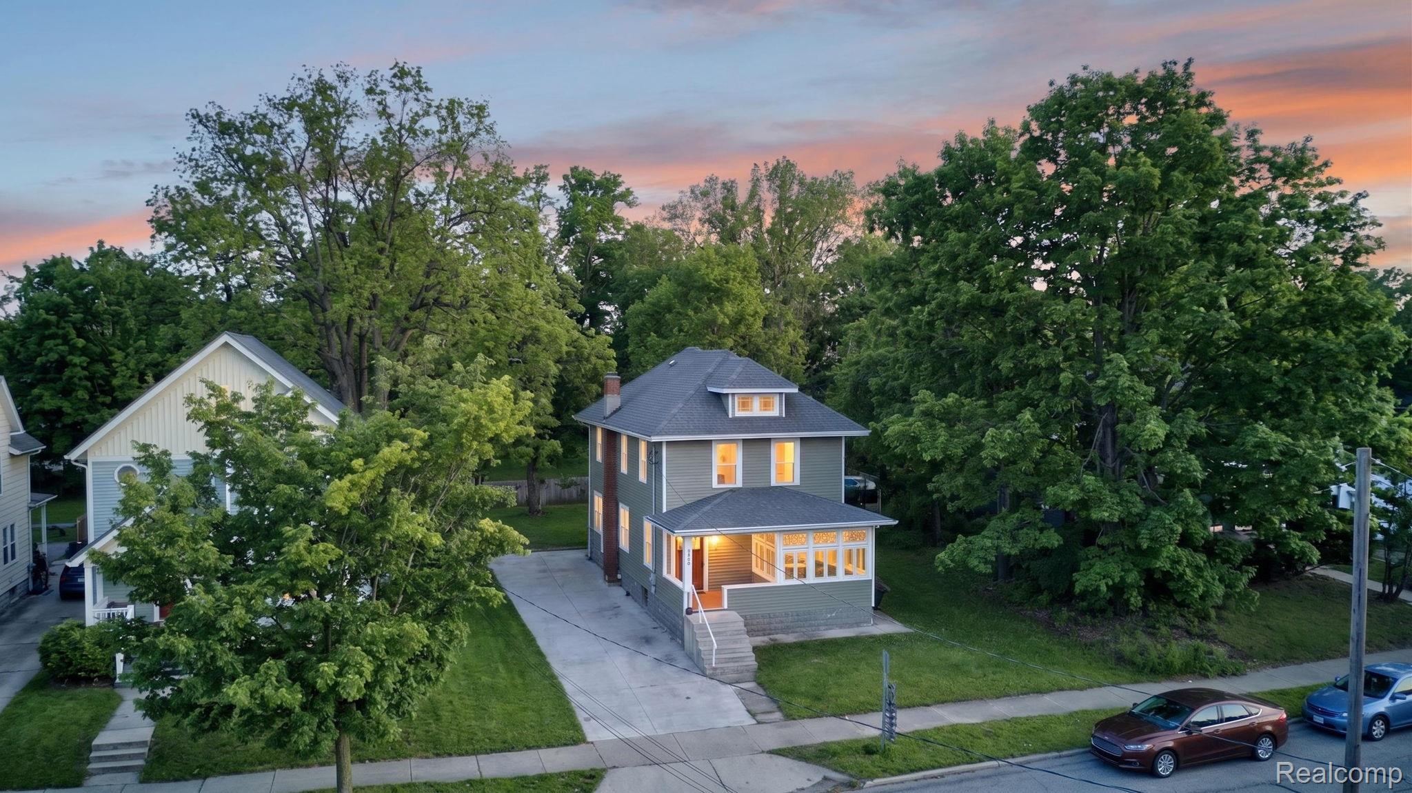 925, Kalamazoo, Lansing, Michigan, 48915