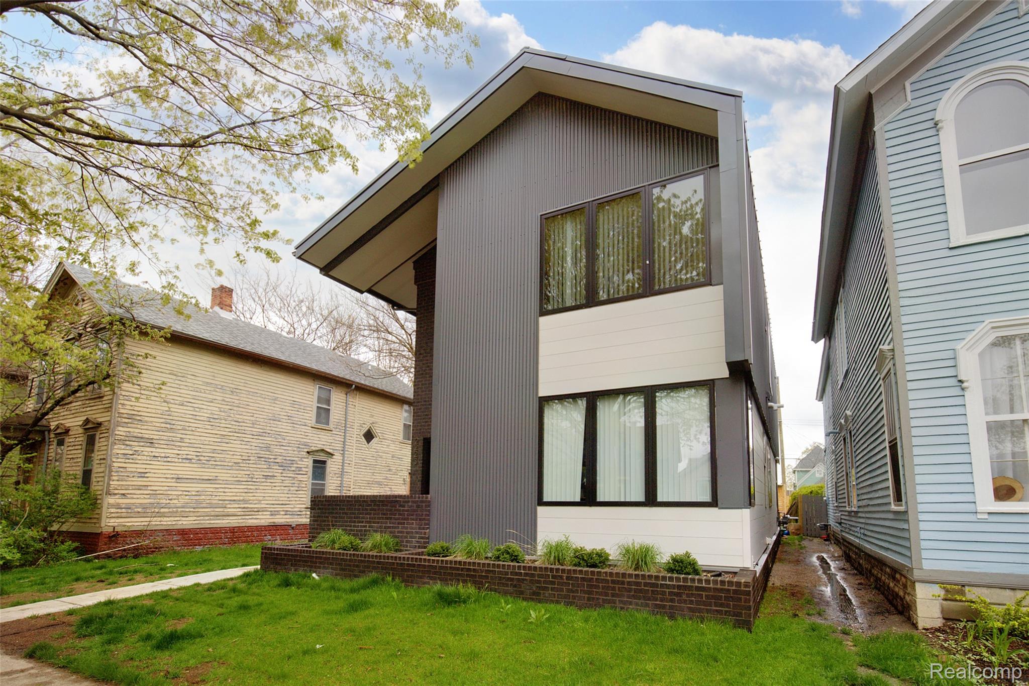 2223, Wabash, Detroit, Michigan, 48216