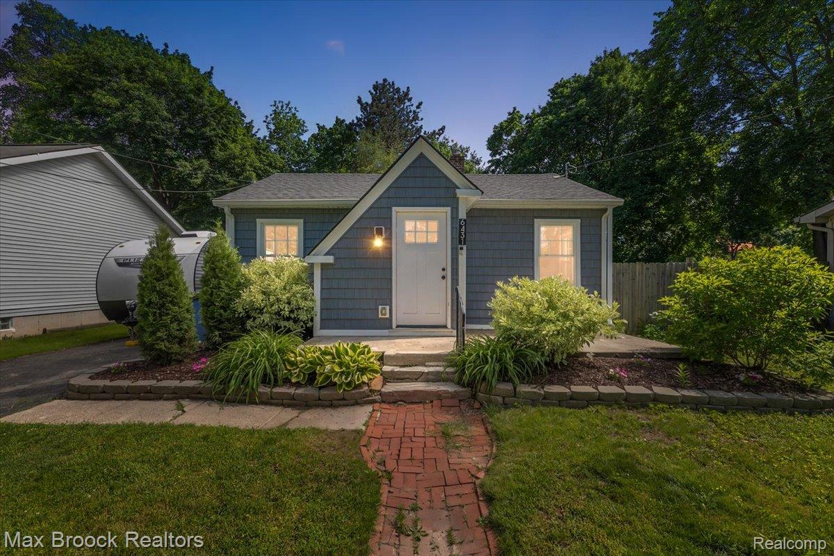 6431, Prairie Lawn, Waterford, Michigan, 48329