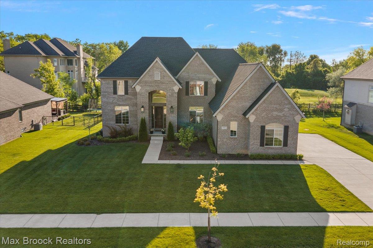 1942, Nottingham, Rochester Hills, Michigan, 48307