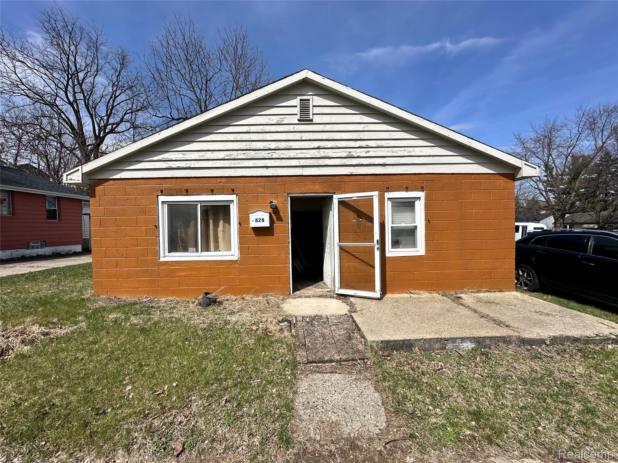 828, Short, Ypsilanti, Michigan, 48197