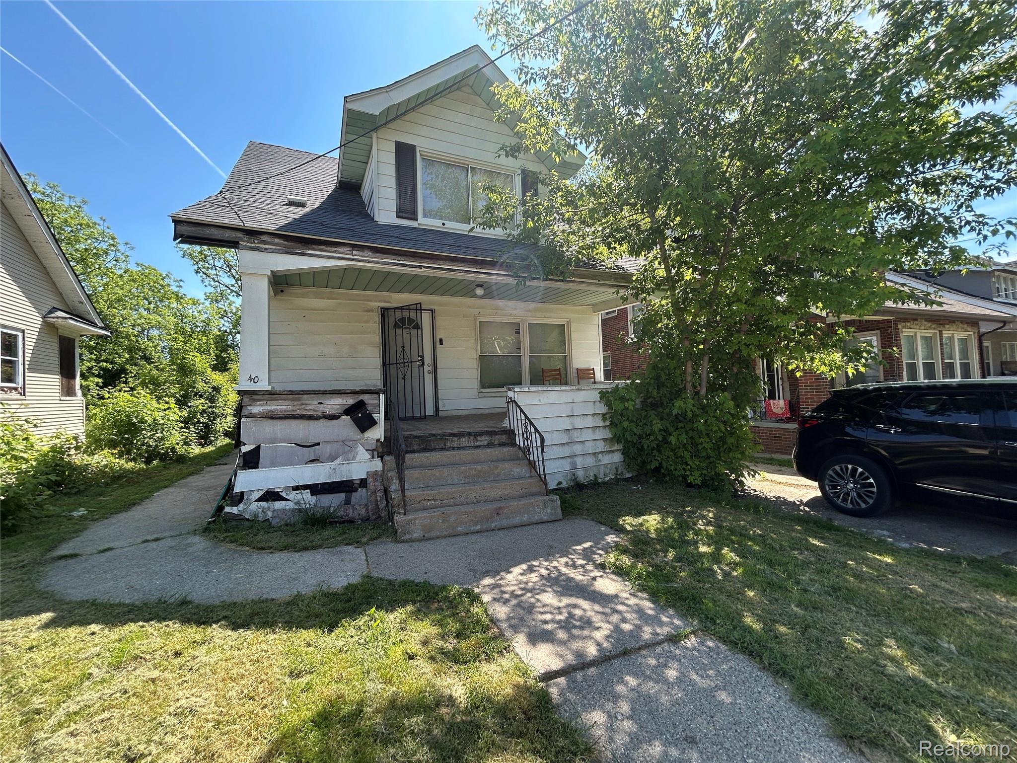 40, Dwight, Pontiac, Michigan, 48341