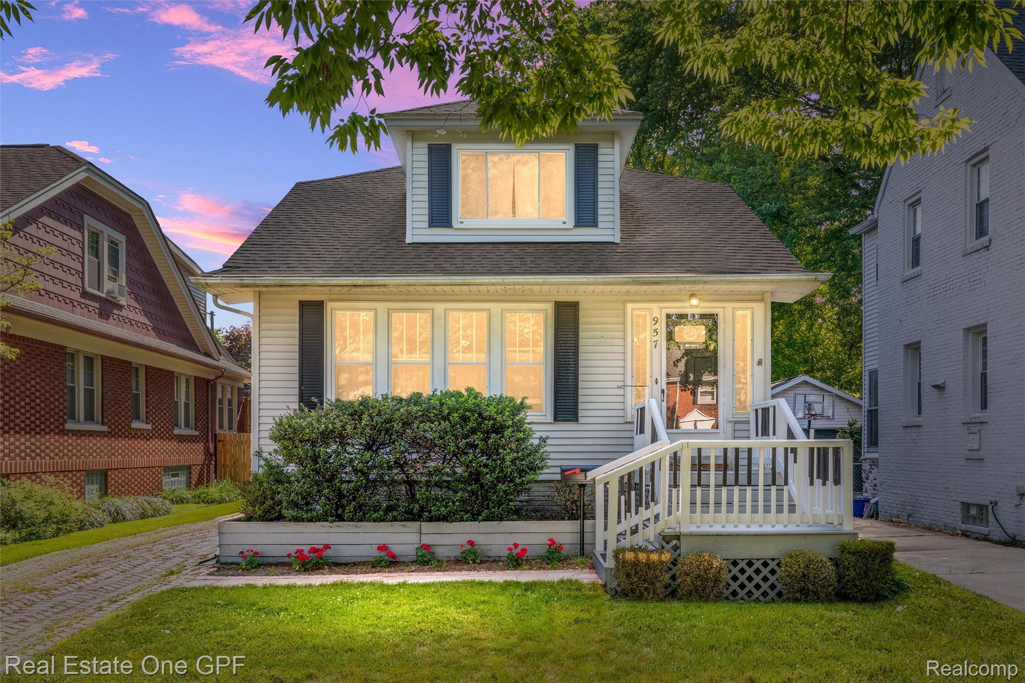 957, Fisher, Grosse Pointe, Michigan, 48230