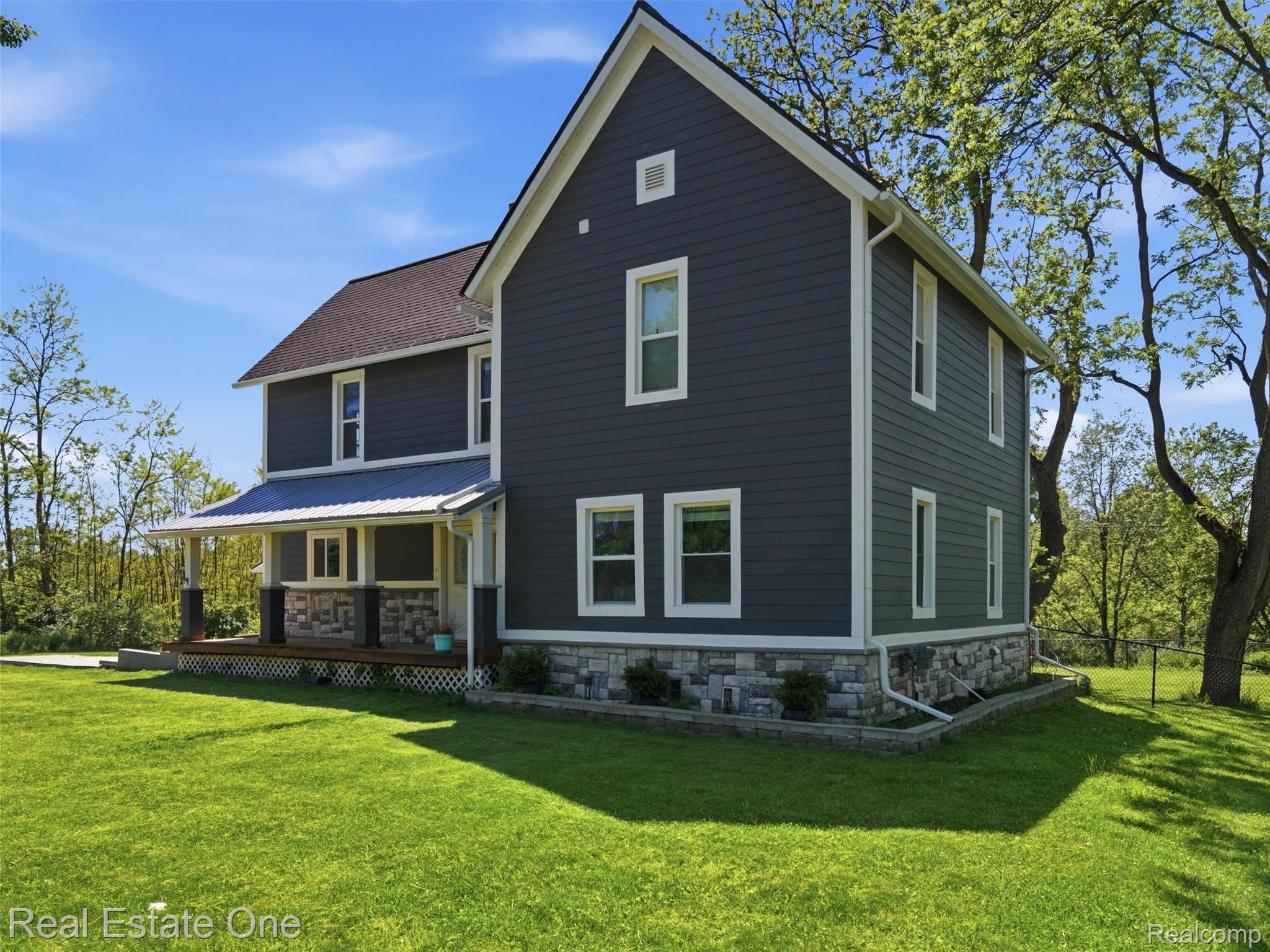 879, Hacker, Howell, Michigan, 48843
