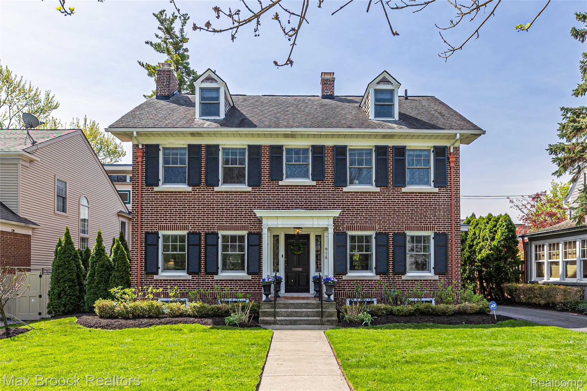916, Knox, Birmingham, Michigan, 48009