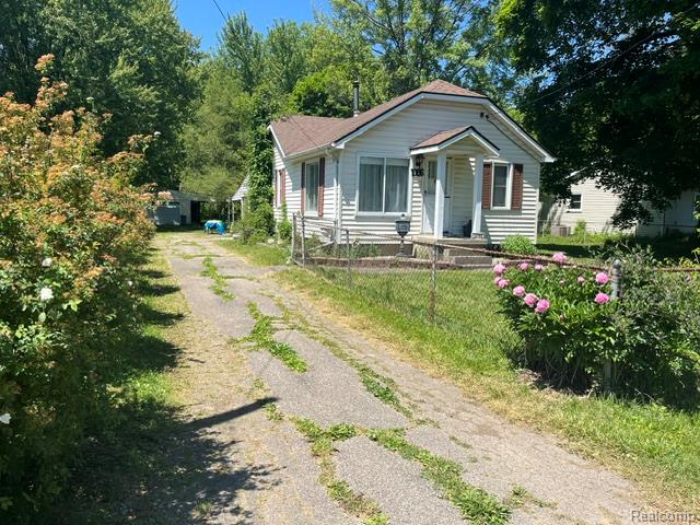 1086, Forest, Burton, Michigan, 48509