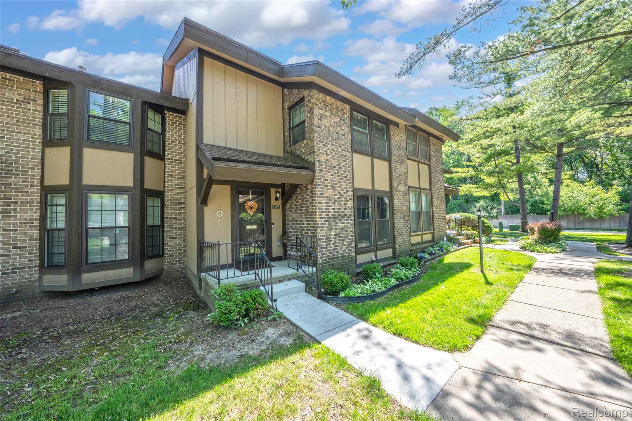 25155, Greenbrooke, Southfield, Michigan, 48033