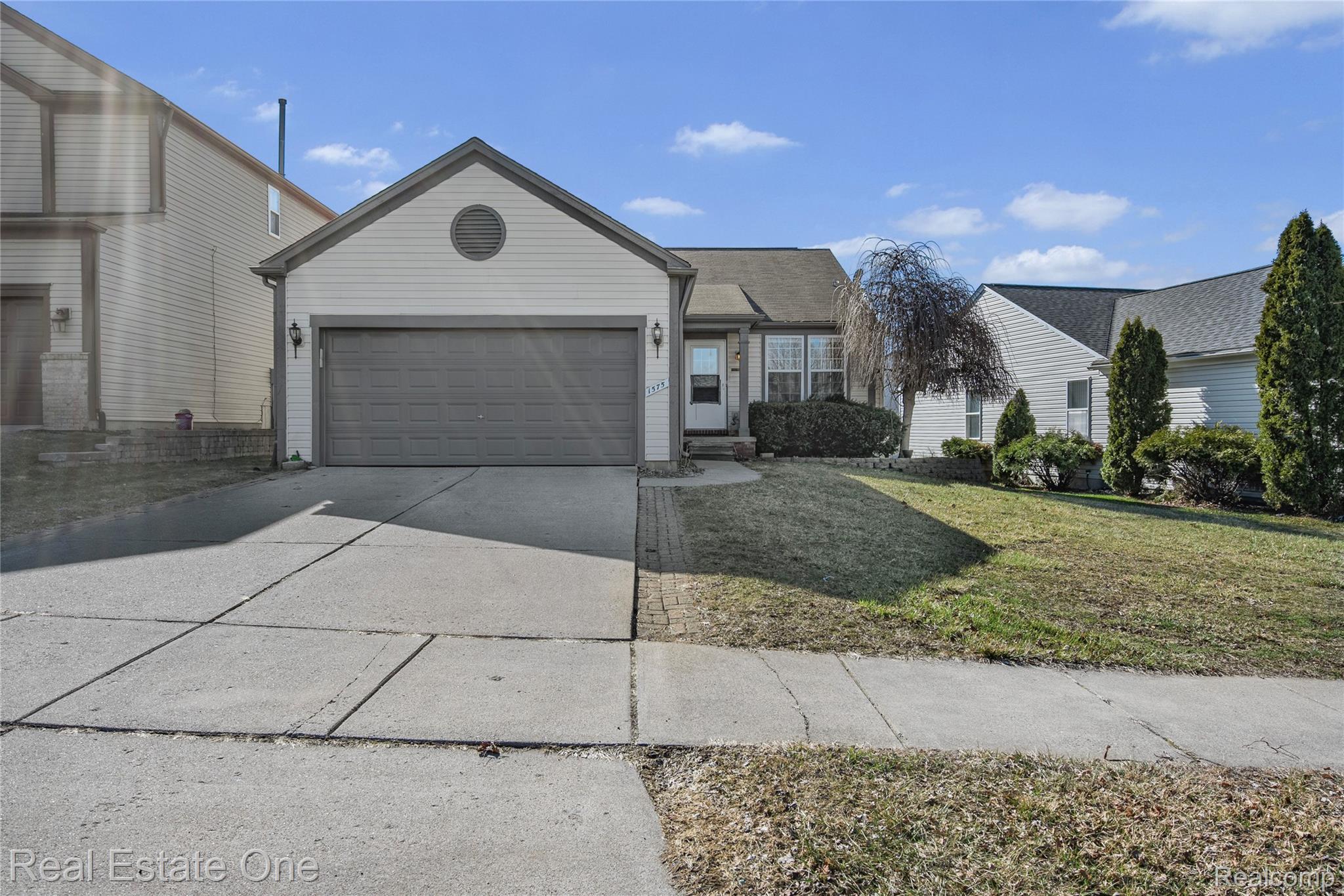 1575, Pebble Beach, Pontiac, Michigan, 48340
