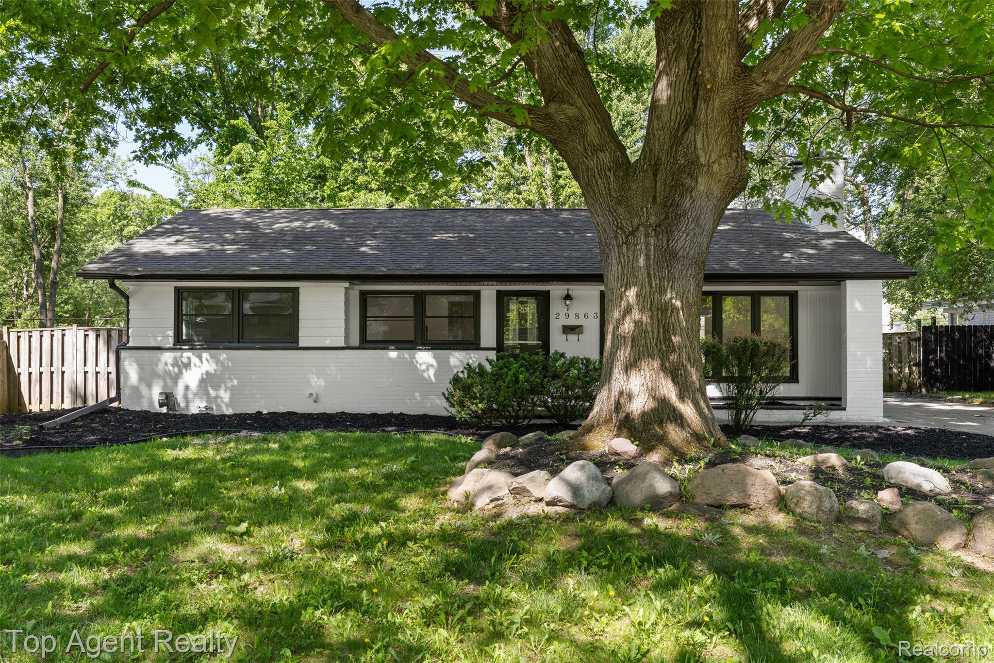 29863, Fall River, Southfield, Michigan, 48076