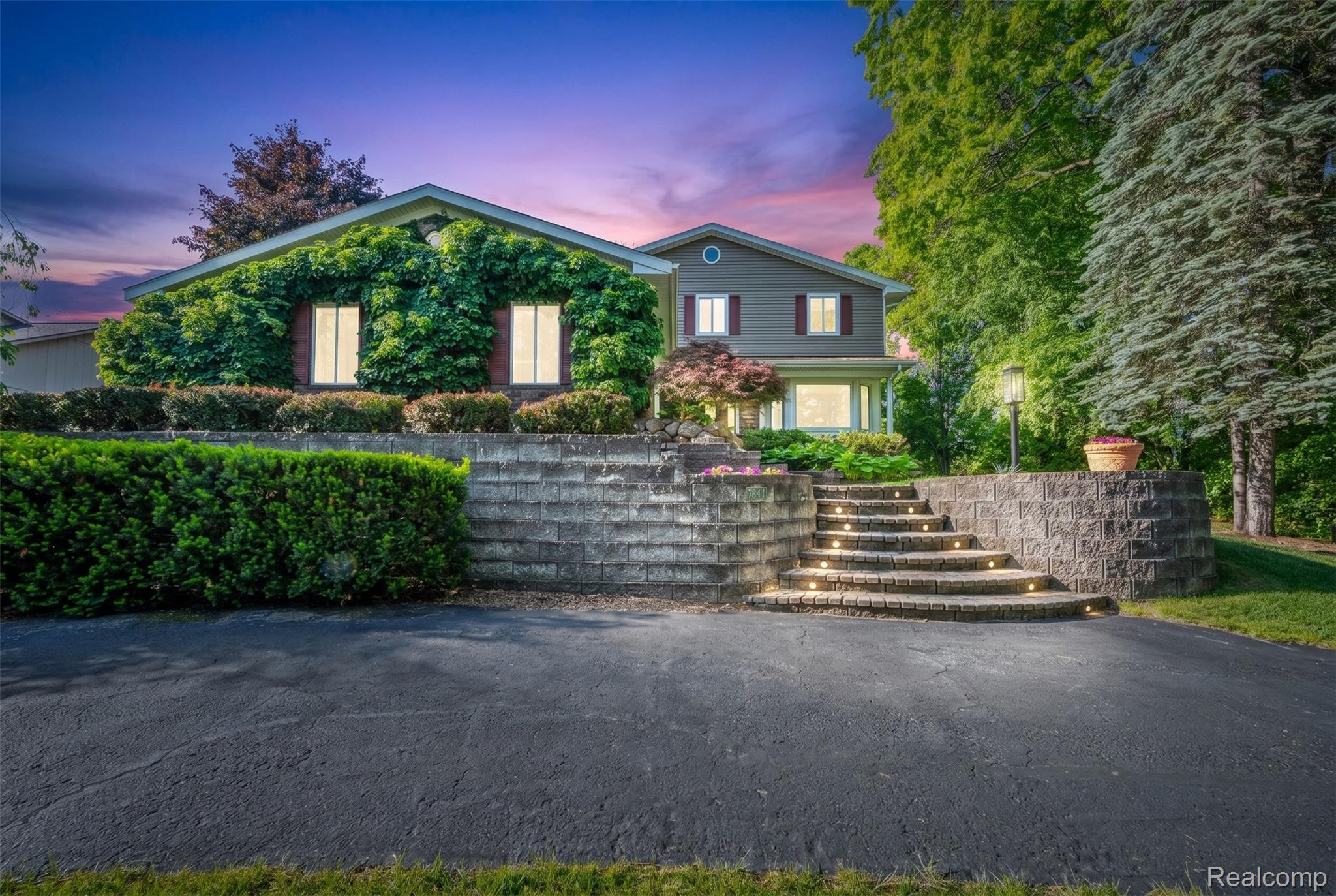 7841, Rampart, Waterford, Michigan, 48327