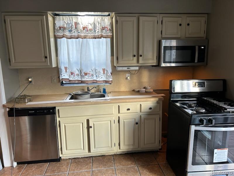 498, BIRD, Birmingham, Michigan, 48009