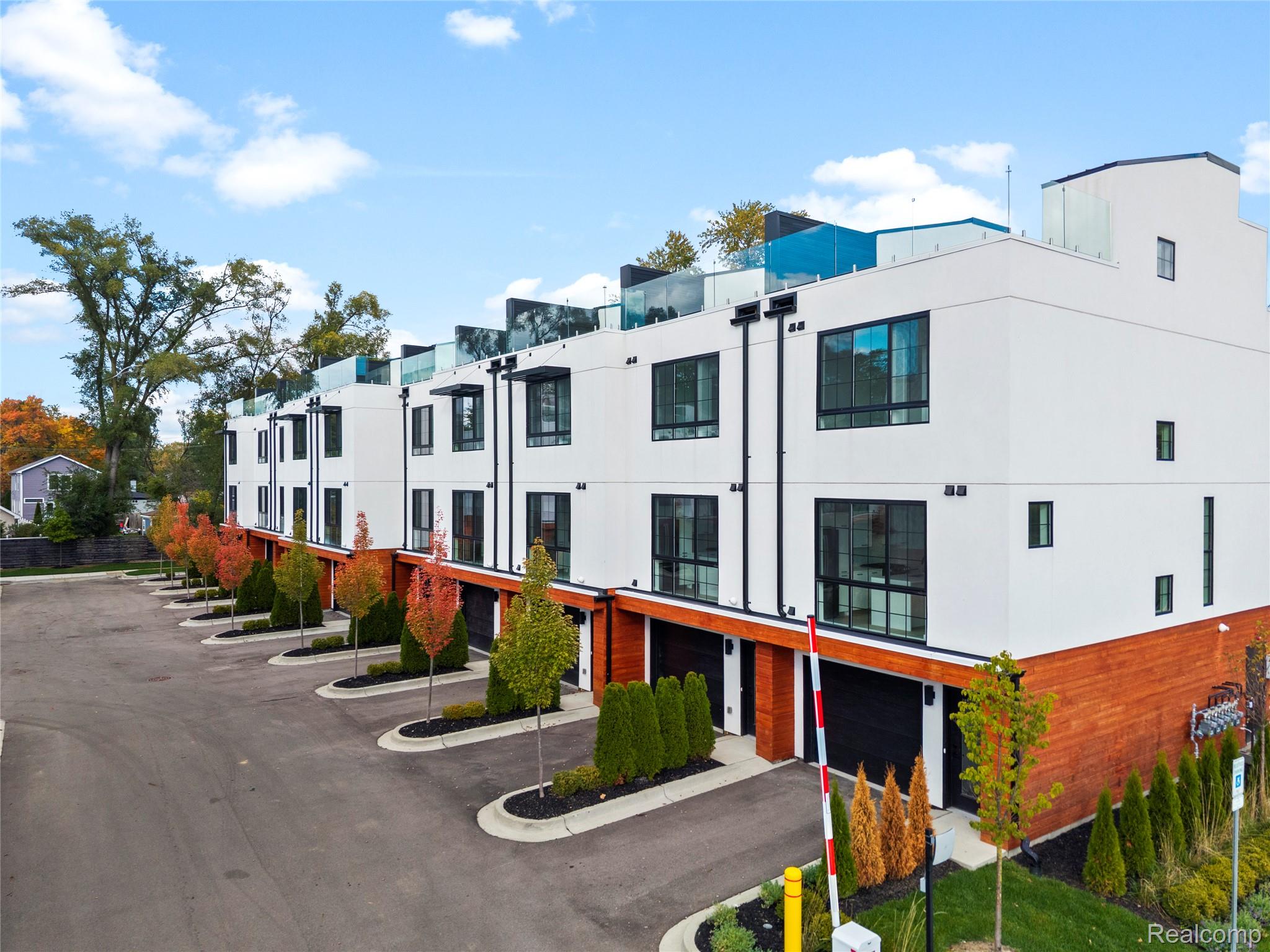 533, Harrison, #20, Royal Oak, Michigan, 48067
