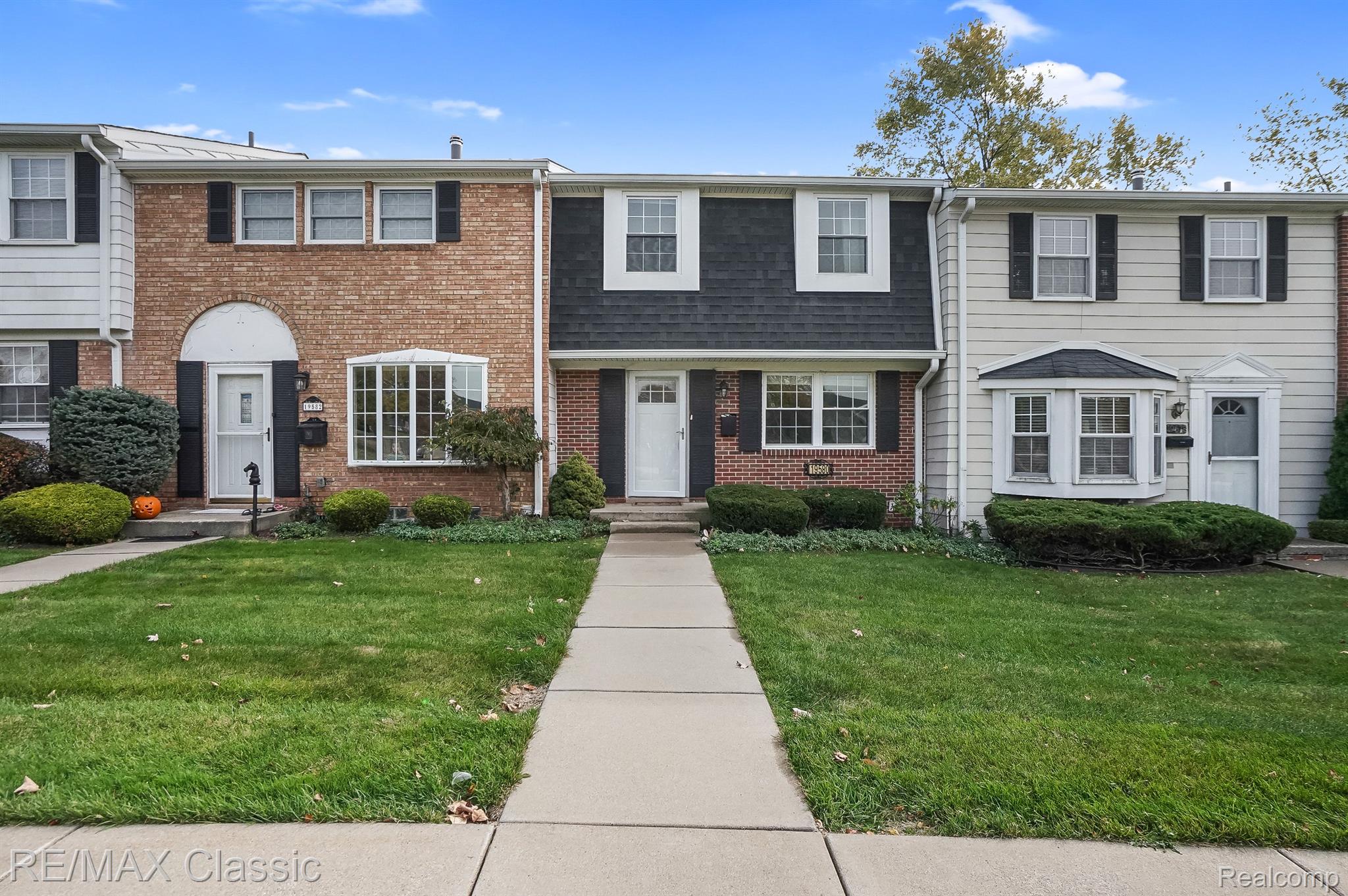 19580, CRYSTAL LAKE, Northville, Michigan, 48167
