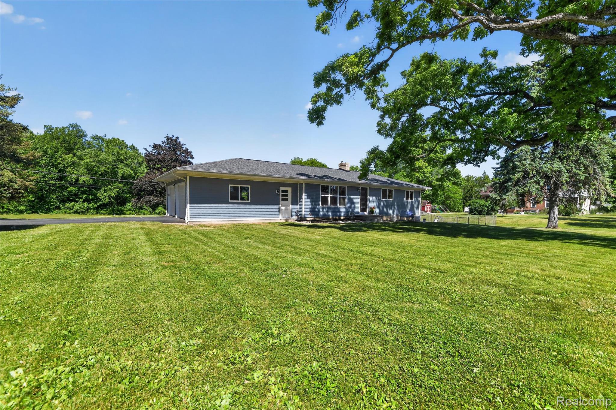 2250, Montague, Davison, Michigan, 48423