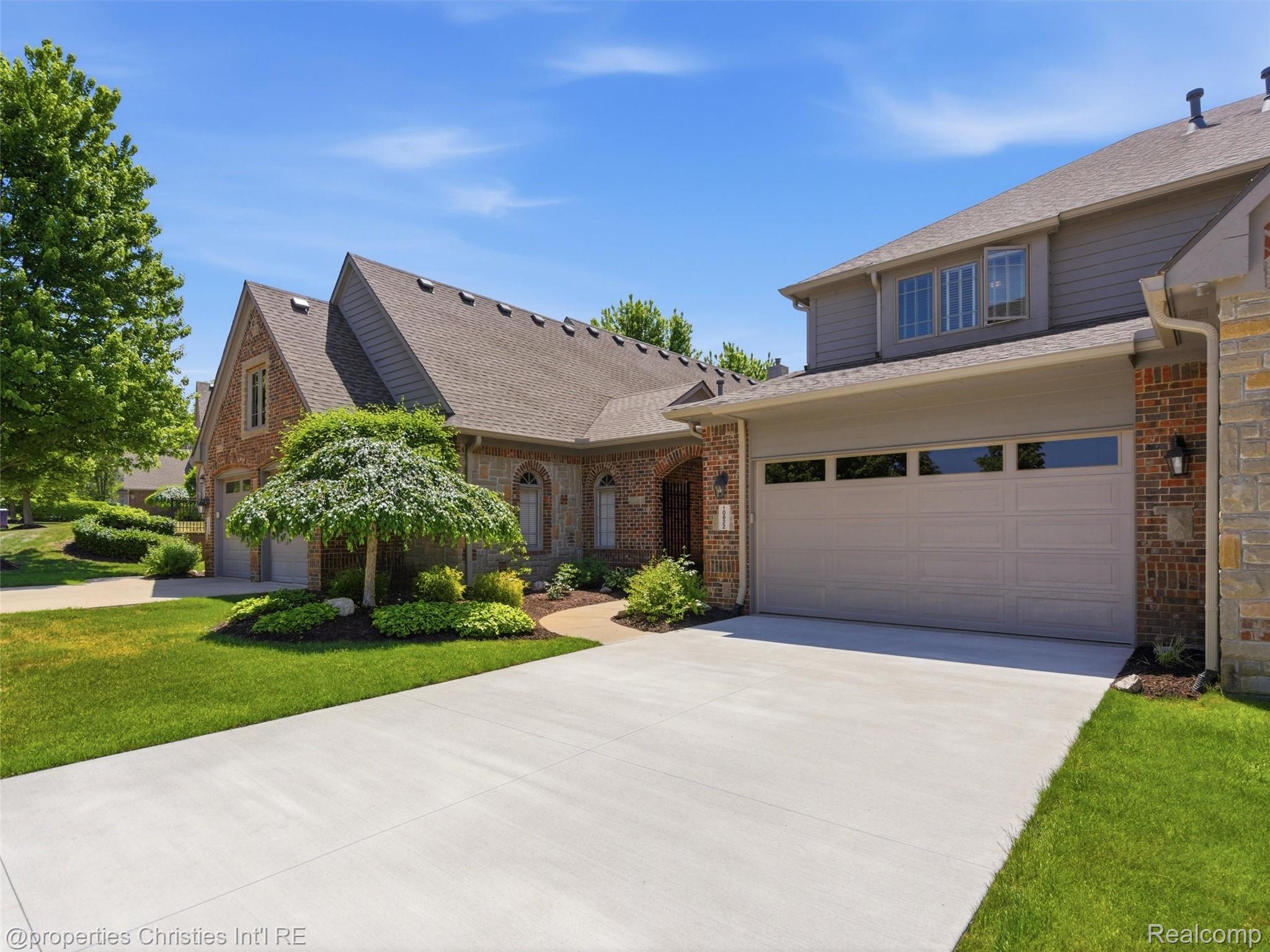 10822, Sparkling Waters, South Lyon, Michigan, 48178