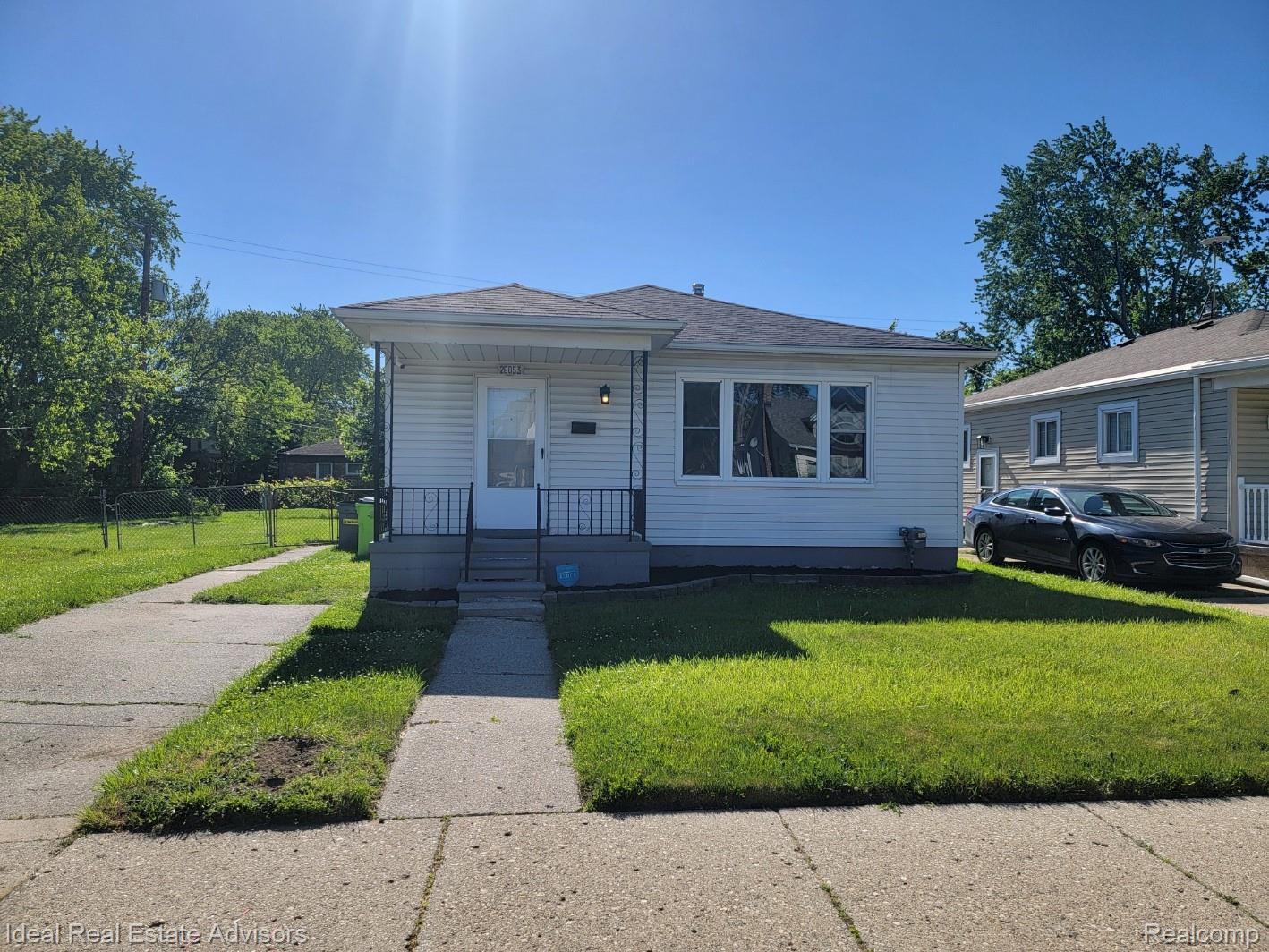 26053, Clancy, Roseville, Michigan, 48066