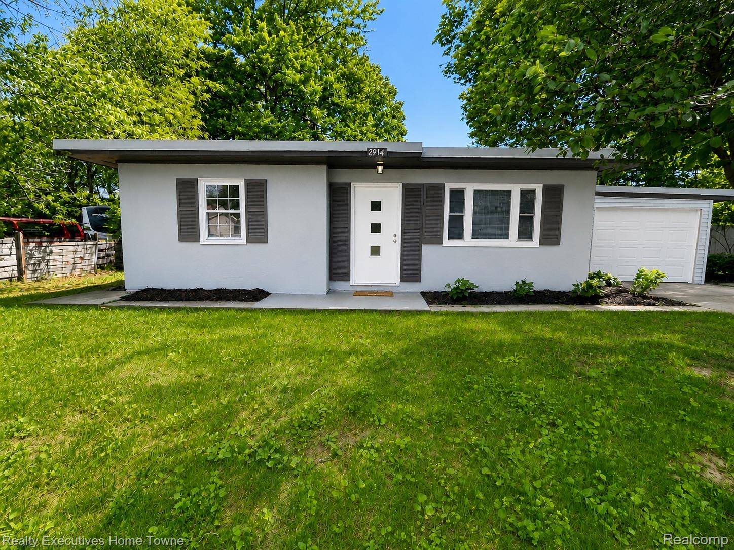 2914, Sturges, Port Huron, Michigan, 48060