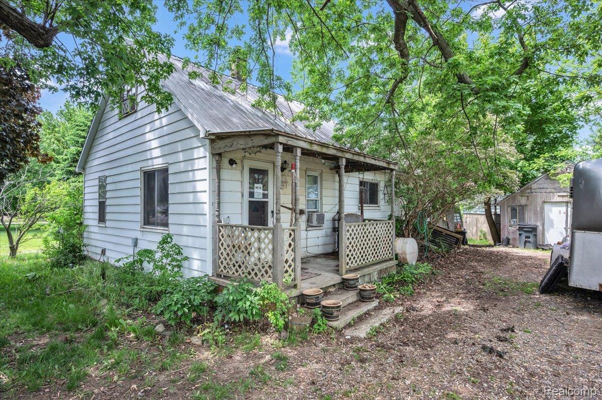 2200, Oregon, Lapeer, Michigan, 48446