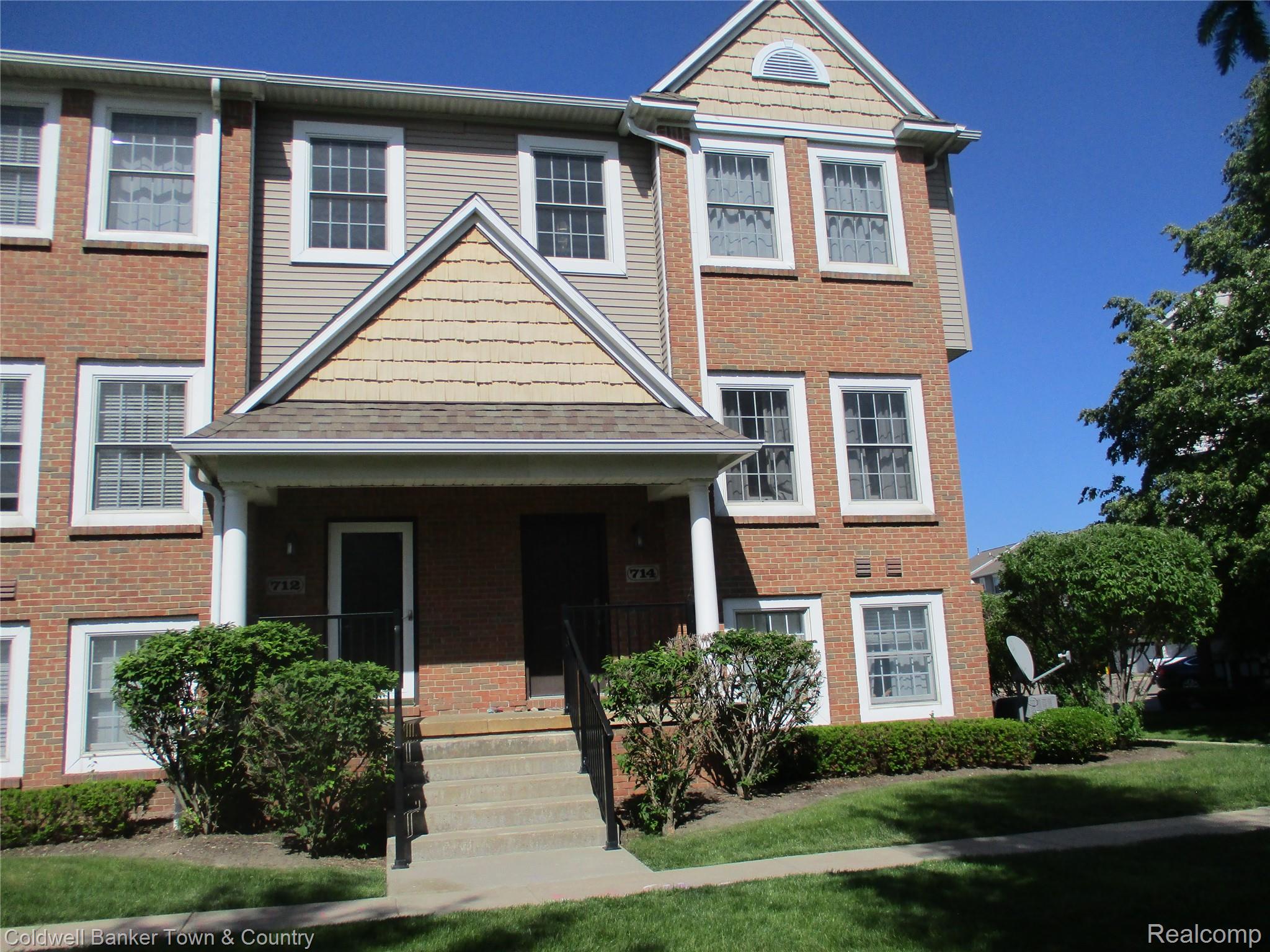 714, Eagle, Fenton, Michigan, 48430