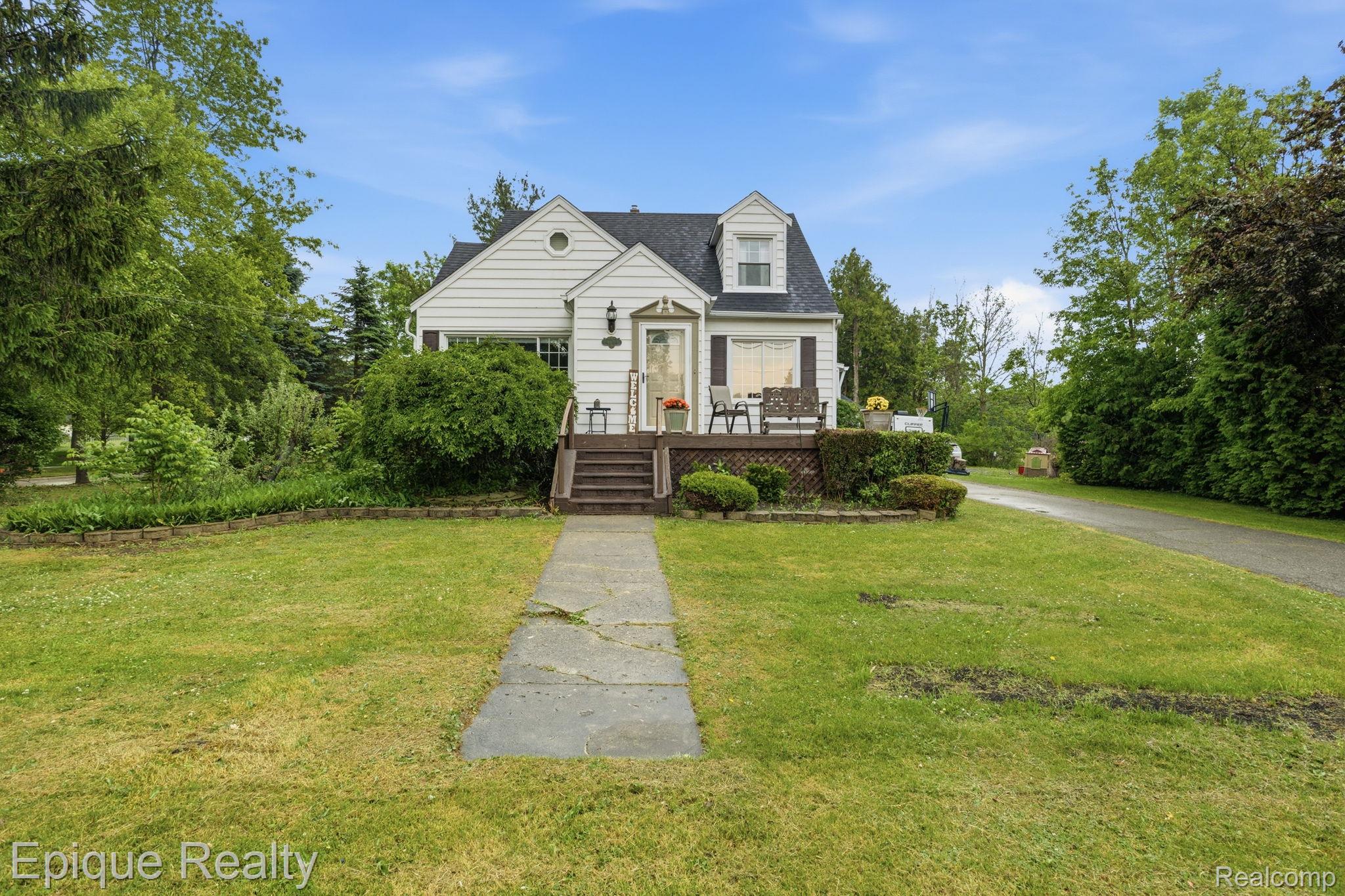 608, Main, Capac, Michigan, 48014