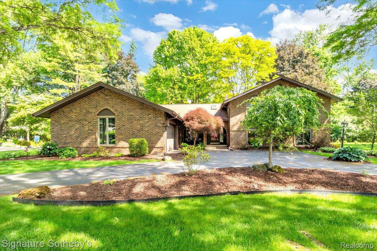 2538, Red Fox Trail, Troy, Michigan, 48098
