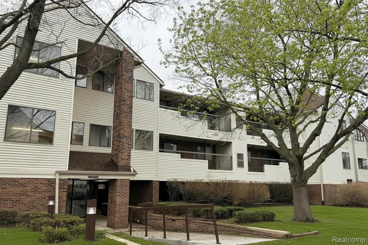 30450, Orchard Lake, ##73, Farmington, Michigan, 48334