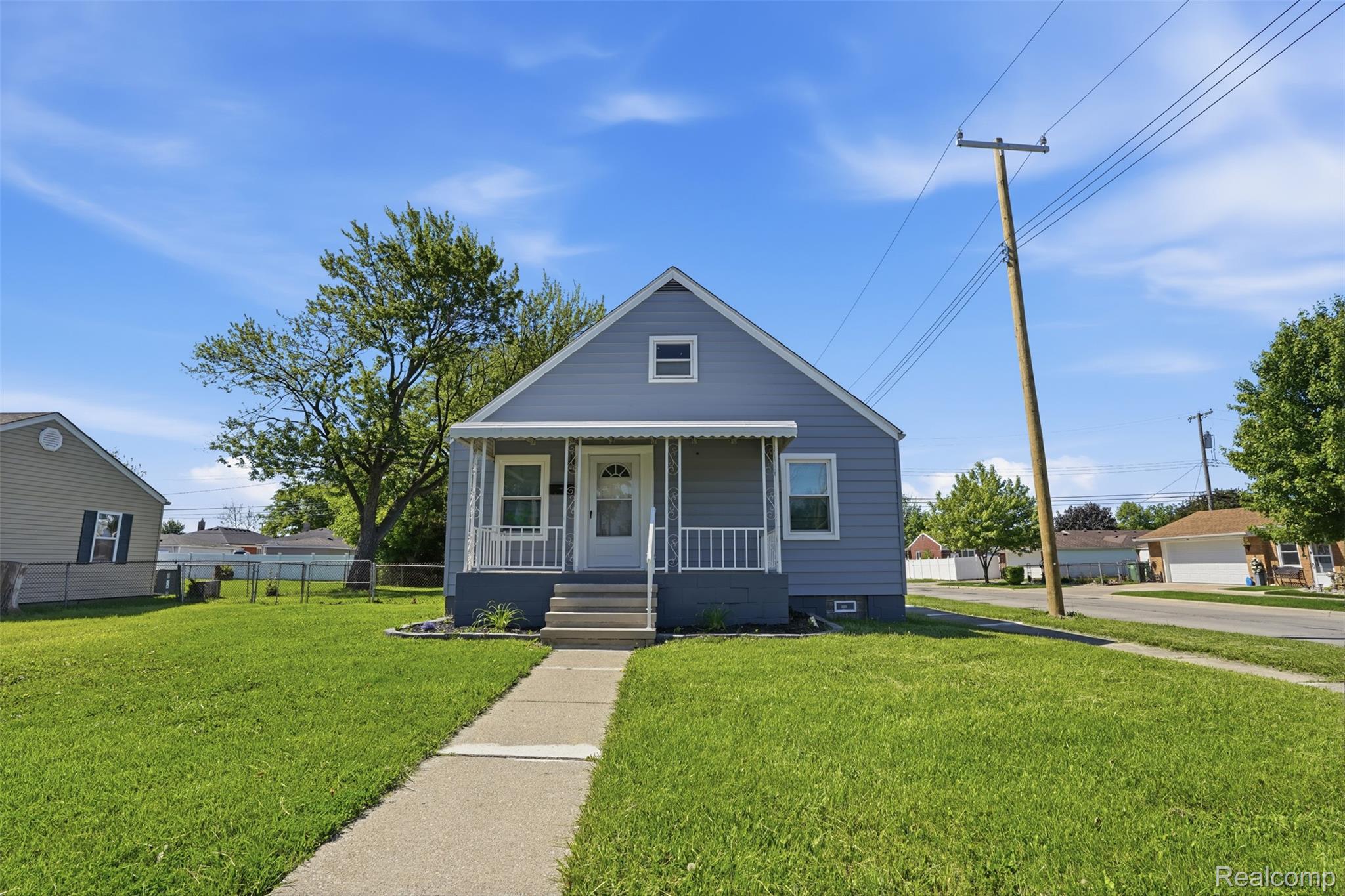13181, Peach, Southgate, Michigan, 48195