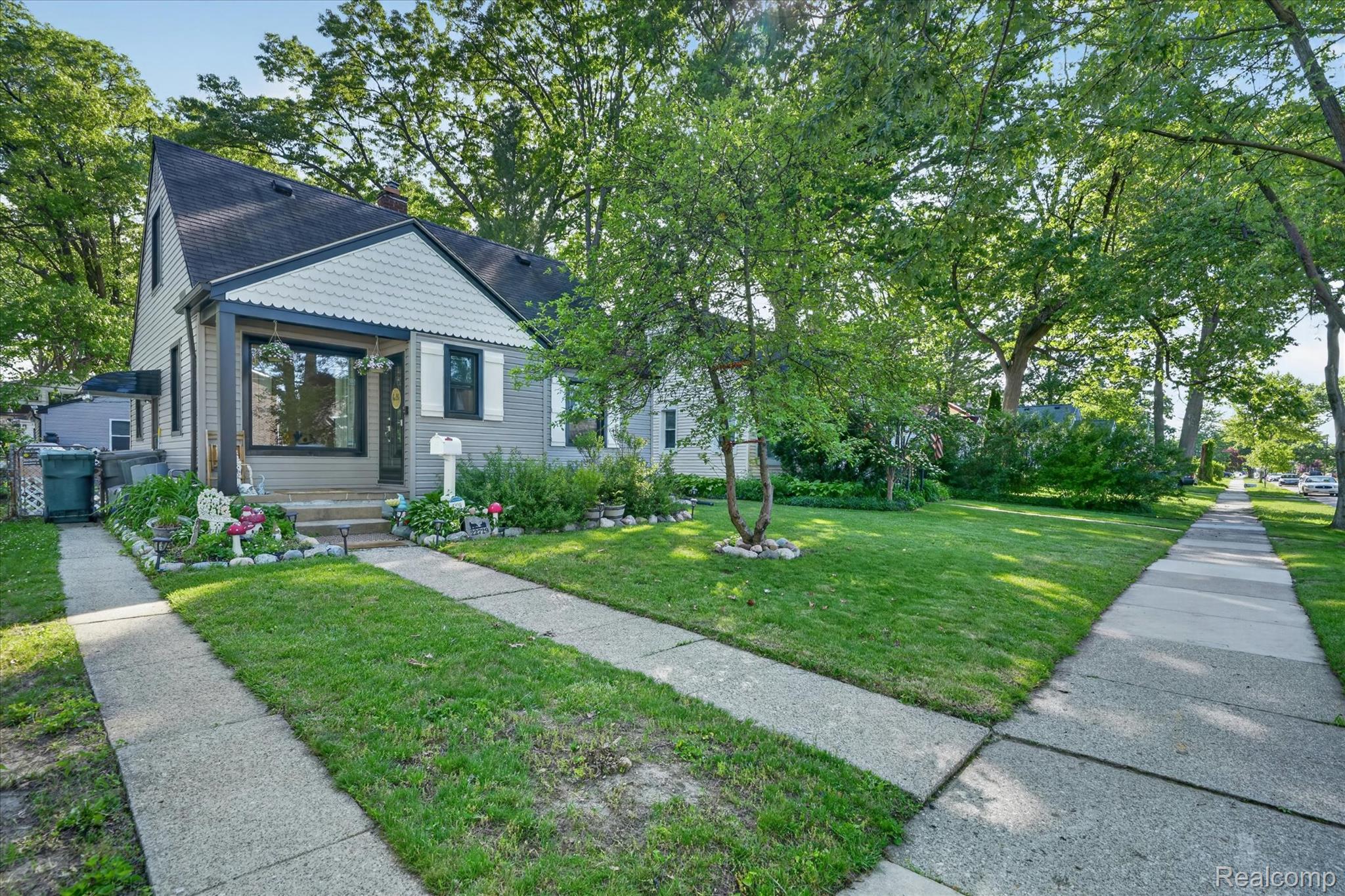 22729, Cleveland, Dearborn, Michigan, 48124
