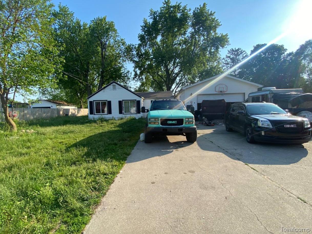 5632, Hughes, Lansing, Michigan, 48911