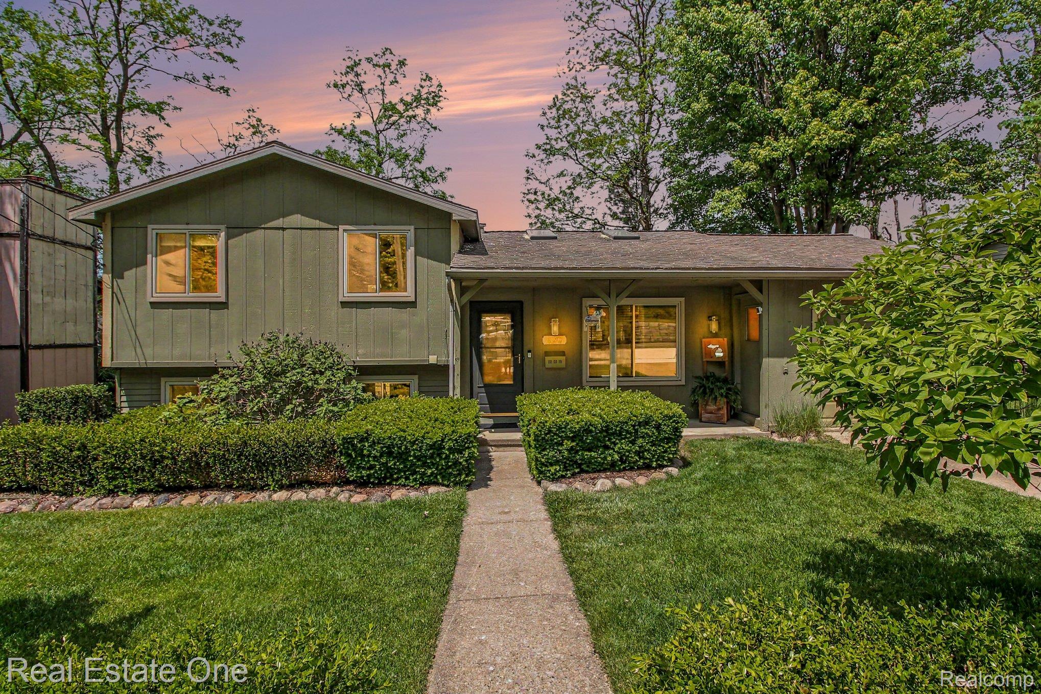 520, Huron, Milford, Michigan, 48381
