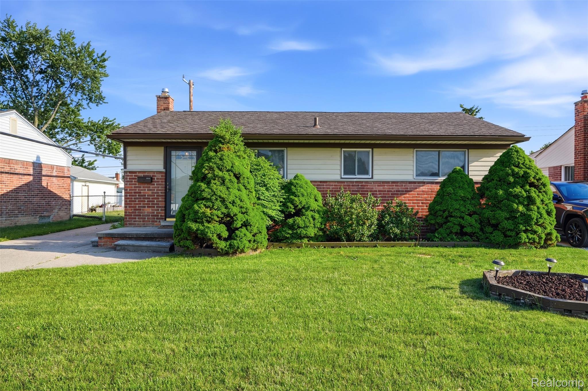 17968, Summer, S, Fraser, Michigan, 48026