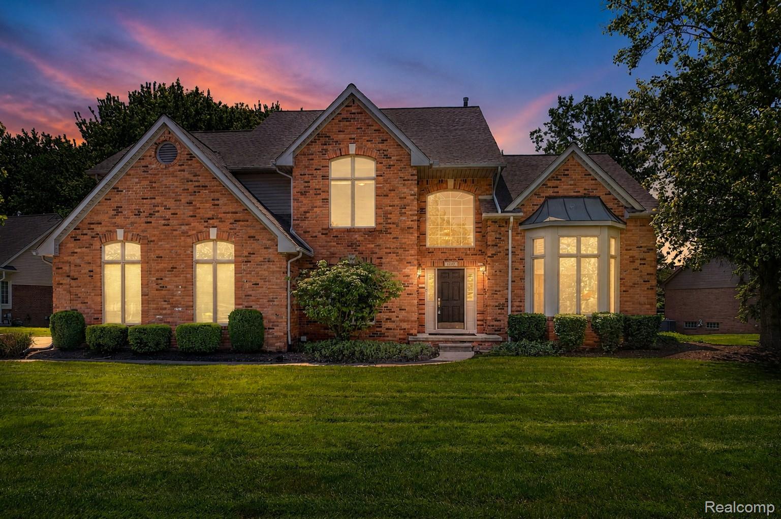 1297, Almond, Troy, Michigan, 48098