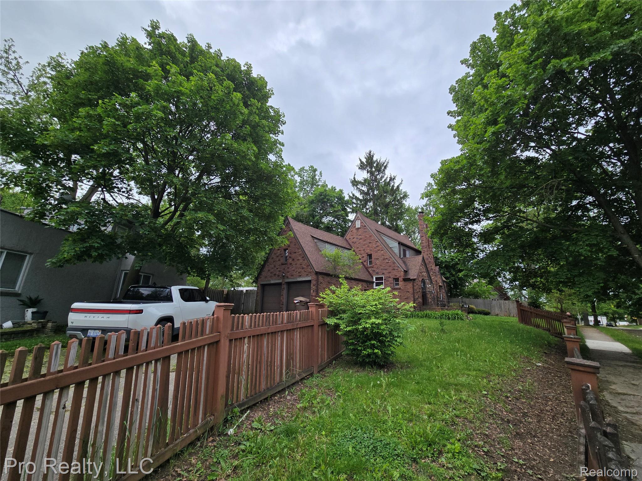 135, Wenonah, Pontiac, Michigan, 48341
