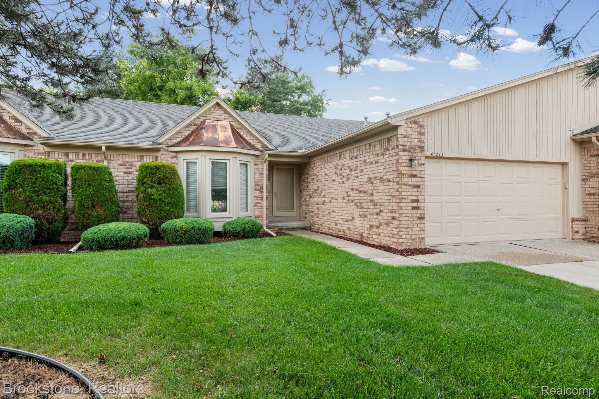 41213, Whispering Oaks, #19, Clinton Township, Michigan, 48038
