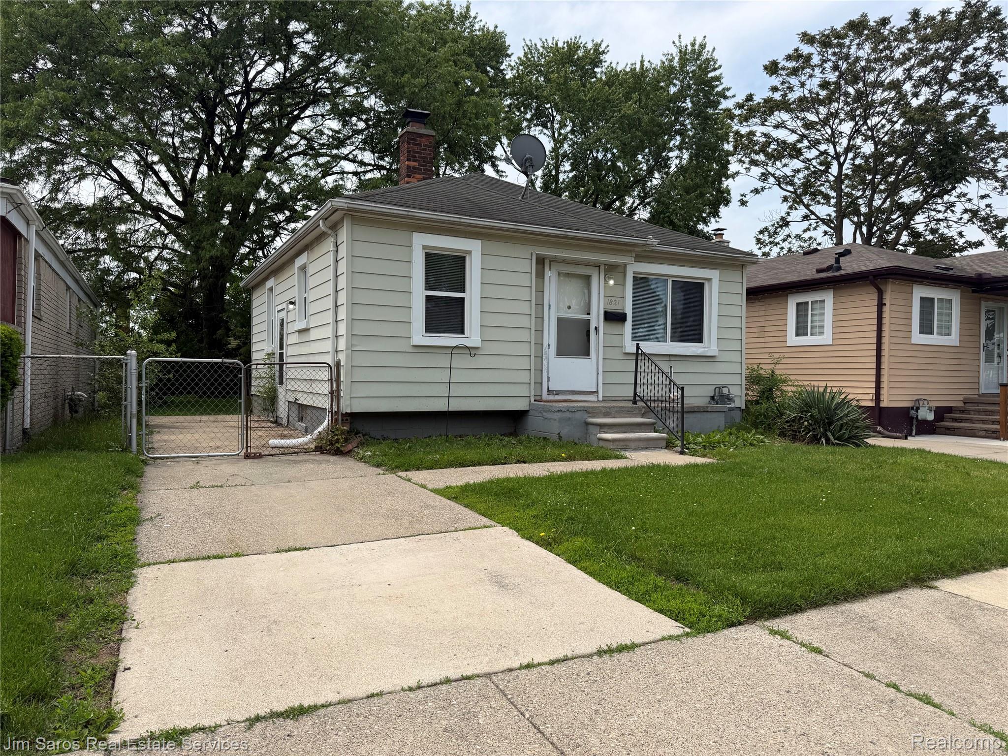 1821, Hanover, Lincoln Park, Michigan, 48146
