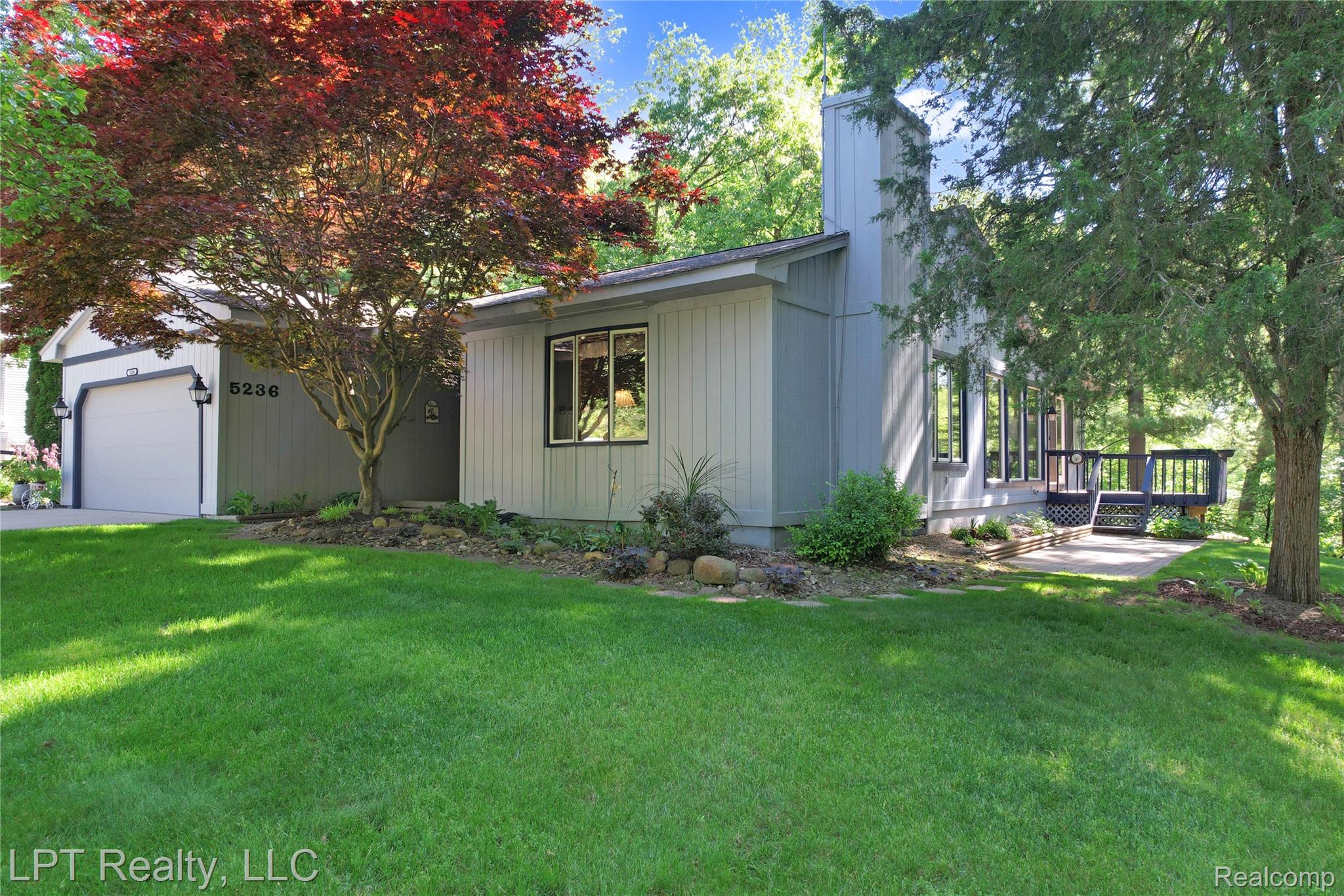 5236, Schlenker, Hamburg, Michigan, 48139