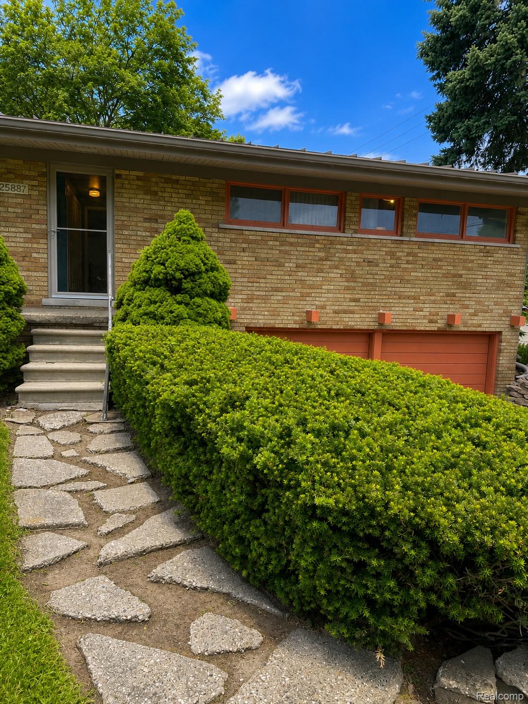 25887, Curie, Warren, Michigan, 48091