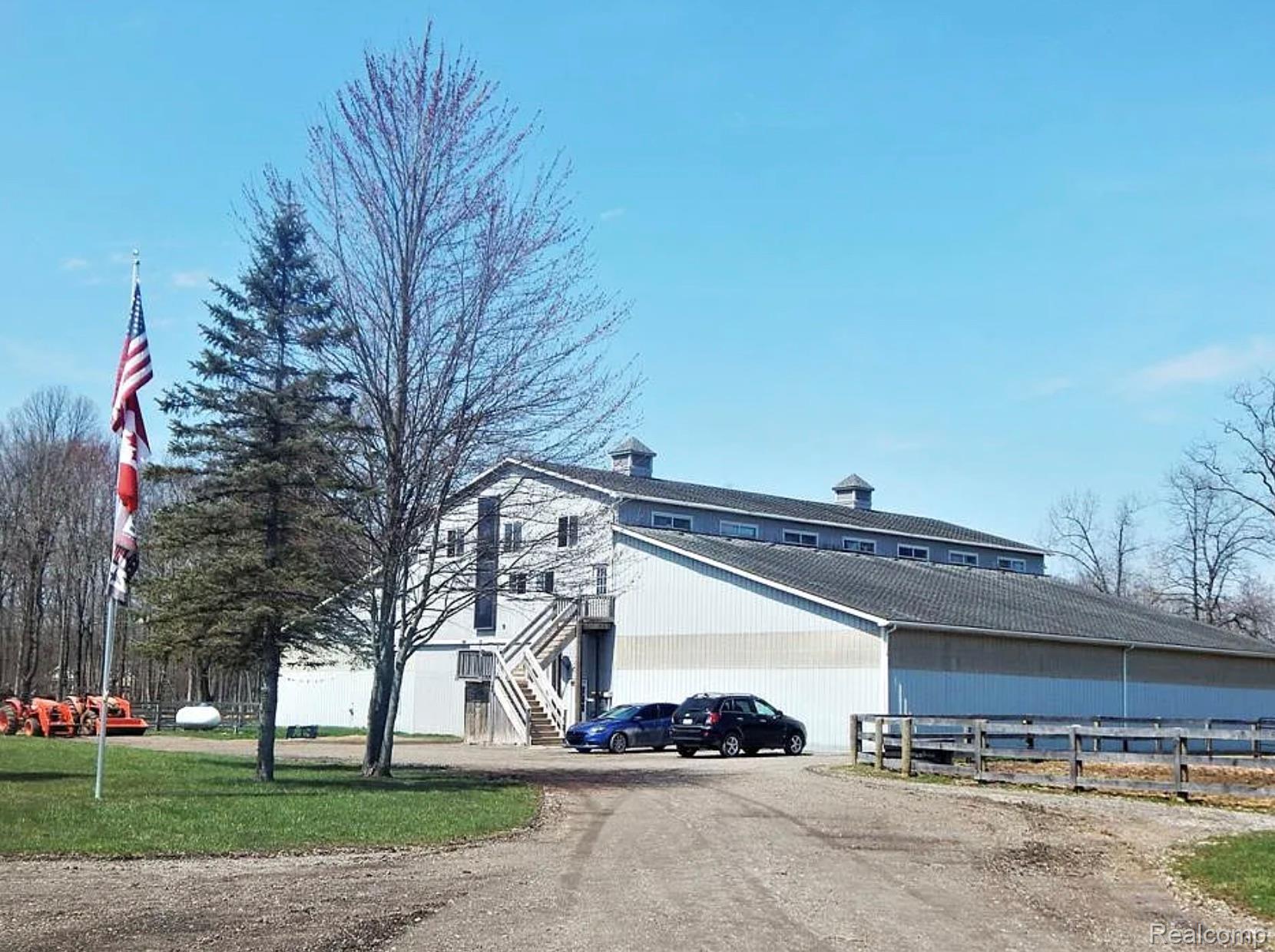 4441, Mack, Howell, Michigan, 48855