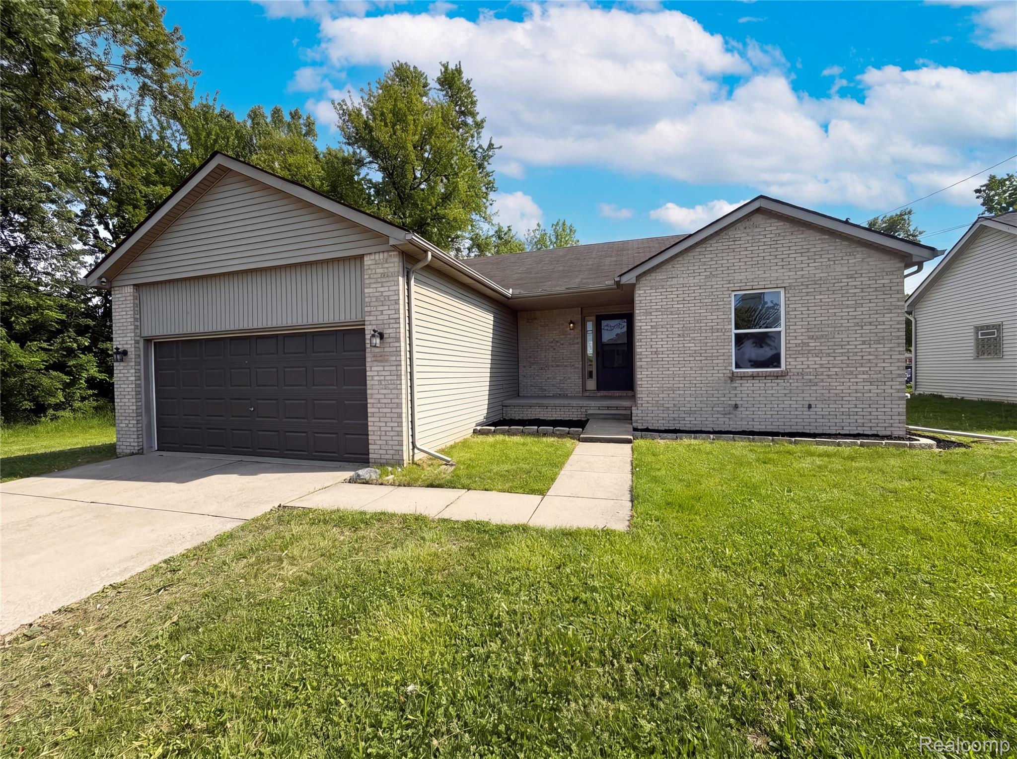 42724, N Walnut, Clinton Township, Michigan, 48036