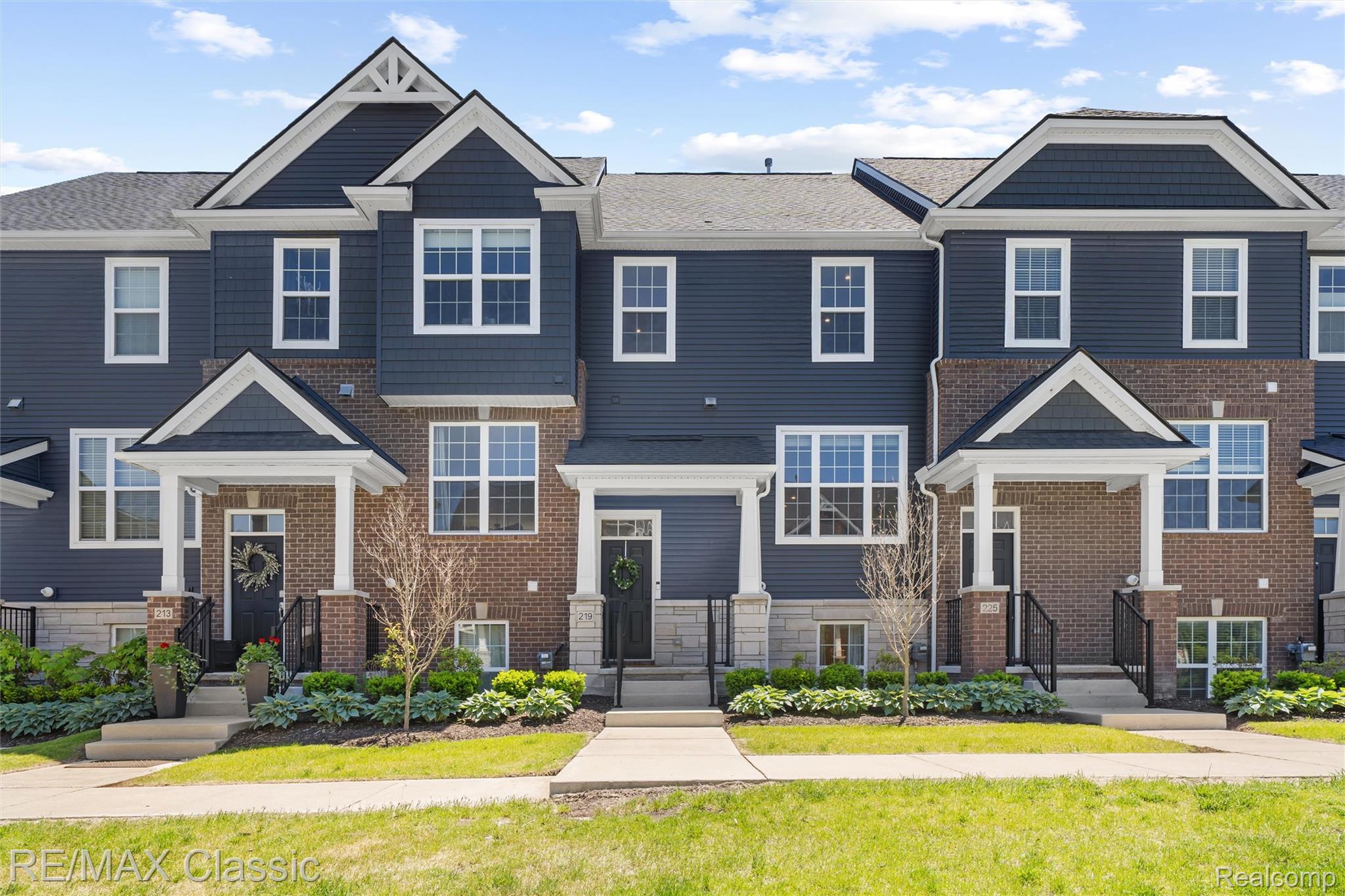 219, Sydney, N, Plymouth, Michigan, 48170