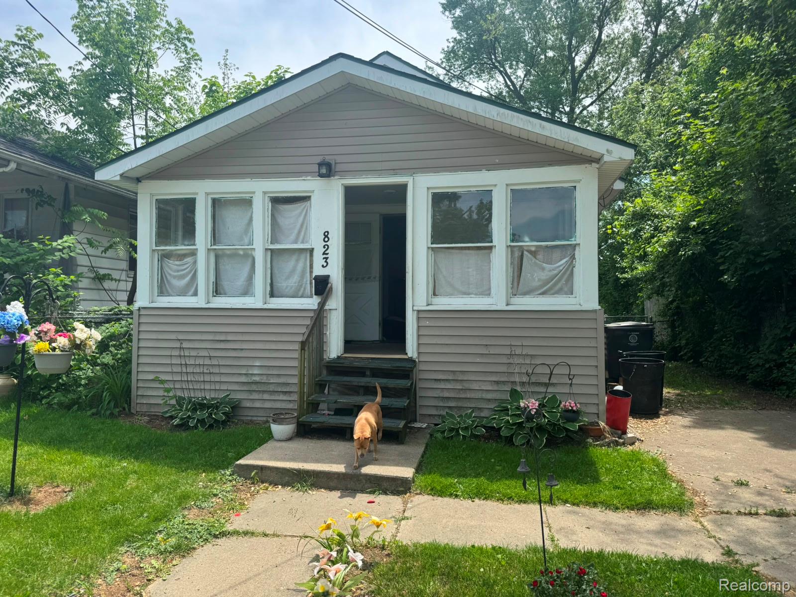 823, Remington, Flint, Michigan, 48507