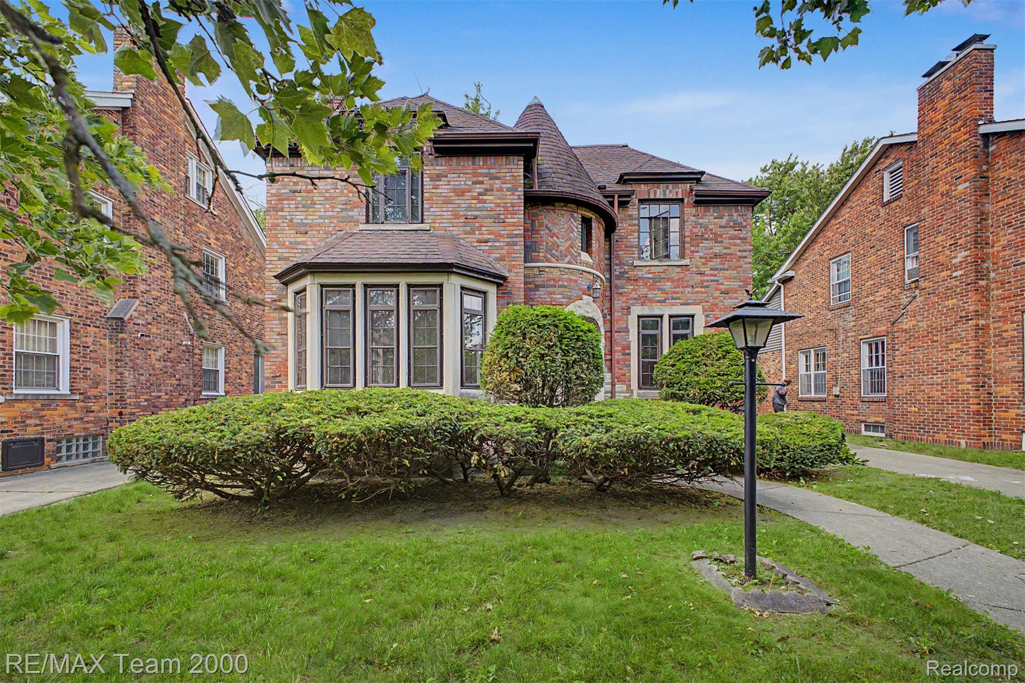 18085, Warrington, Detroit, Michigan, 48221