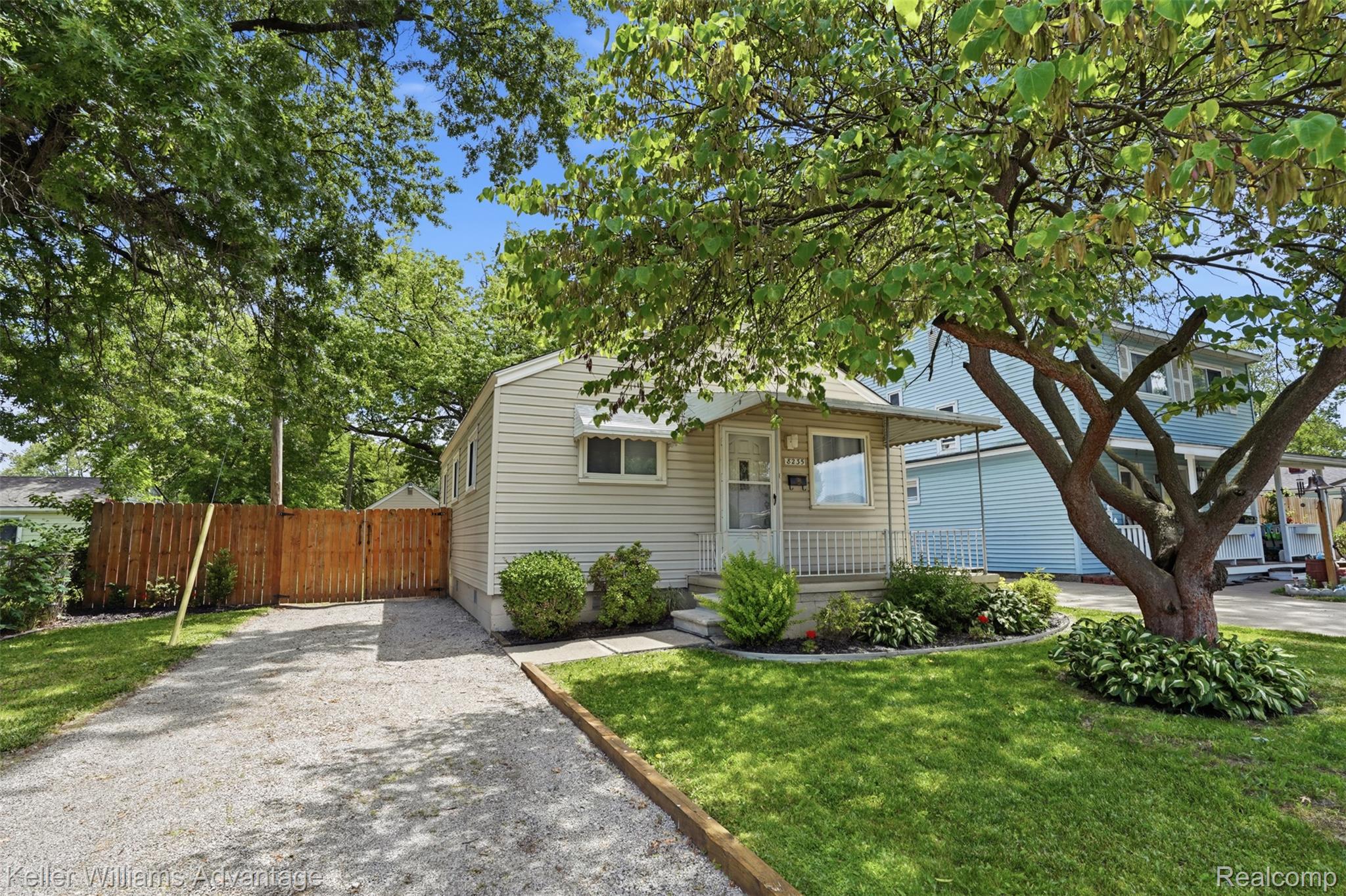 8235, Cornell, Taylor, Michigan, 48180