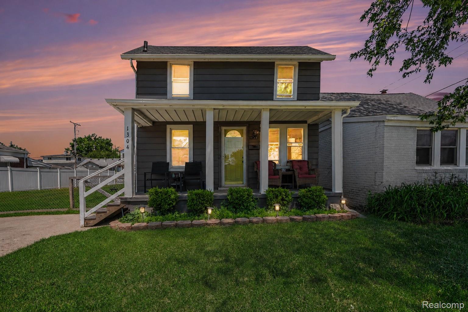 1304, Stewart, Lincoln Park, Michigan, 48146